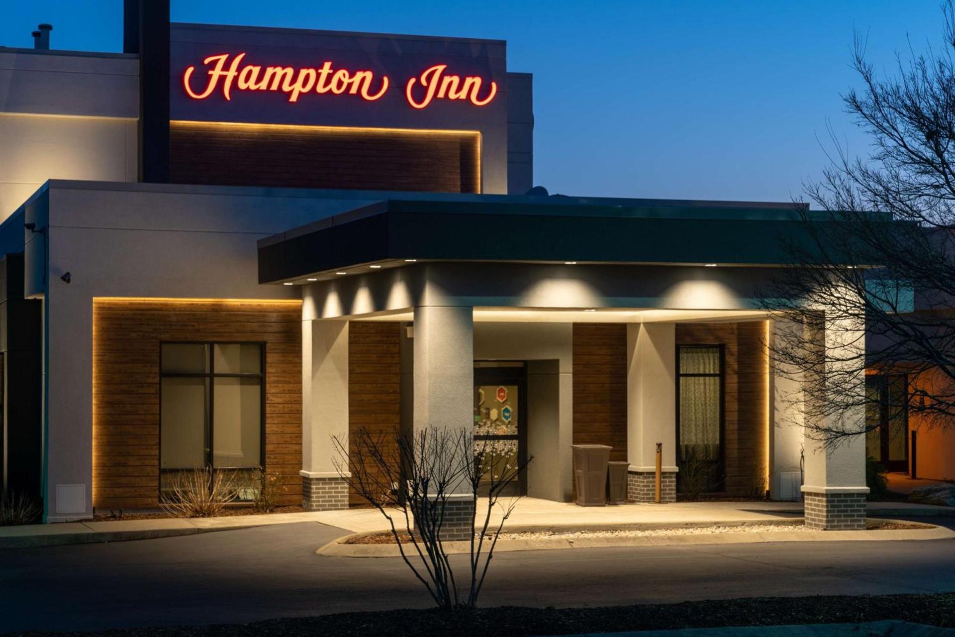 Hampton Inn - Springfield photo 26
