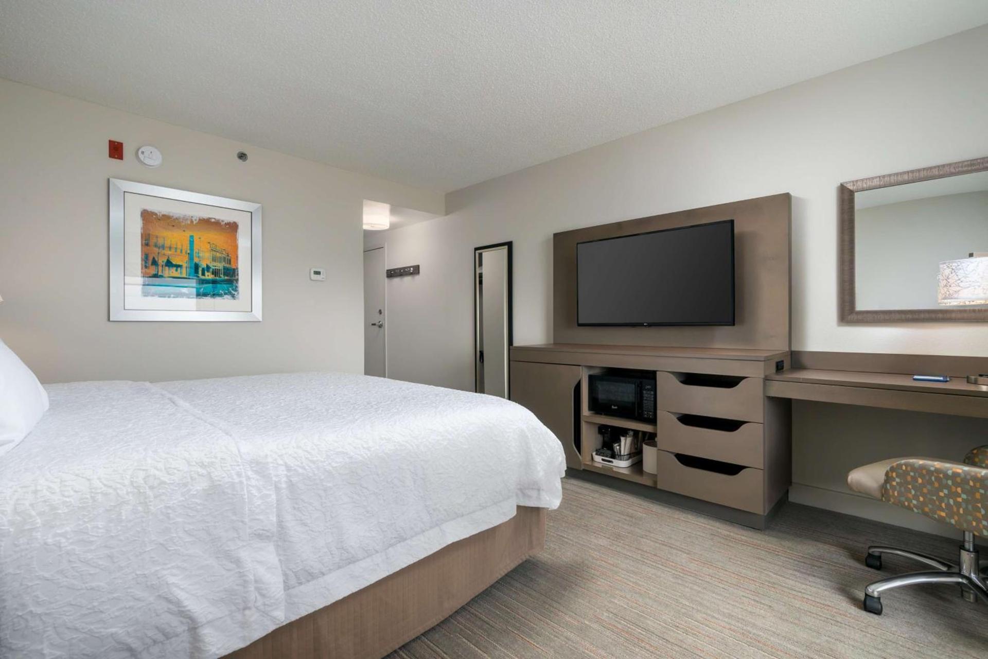 Hampton Inn - Springfield photo 10