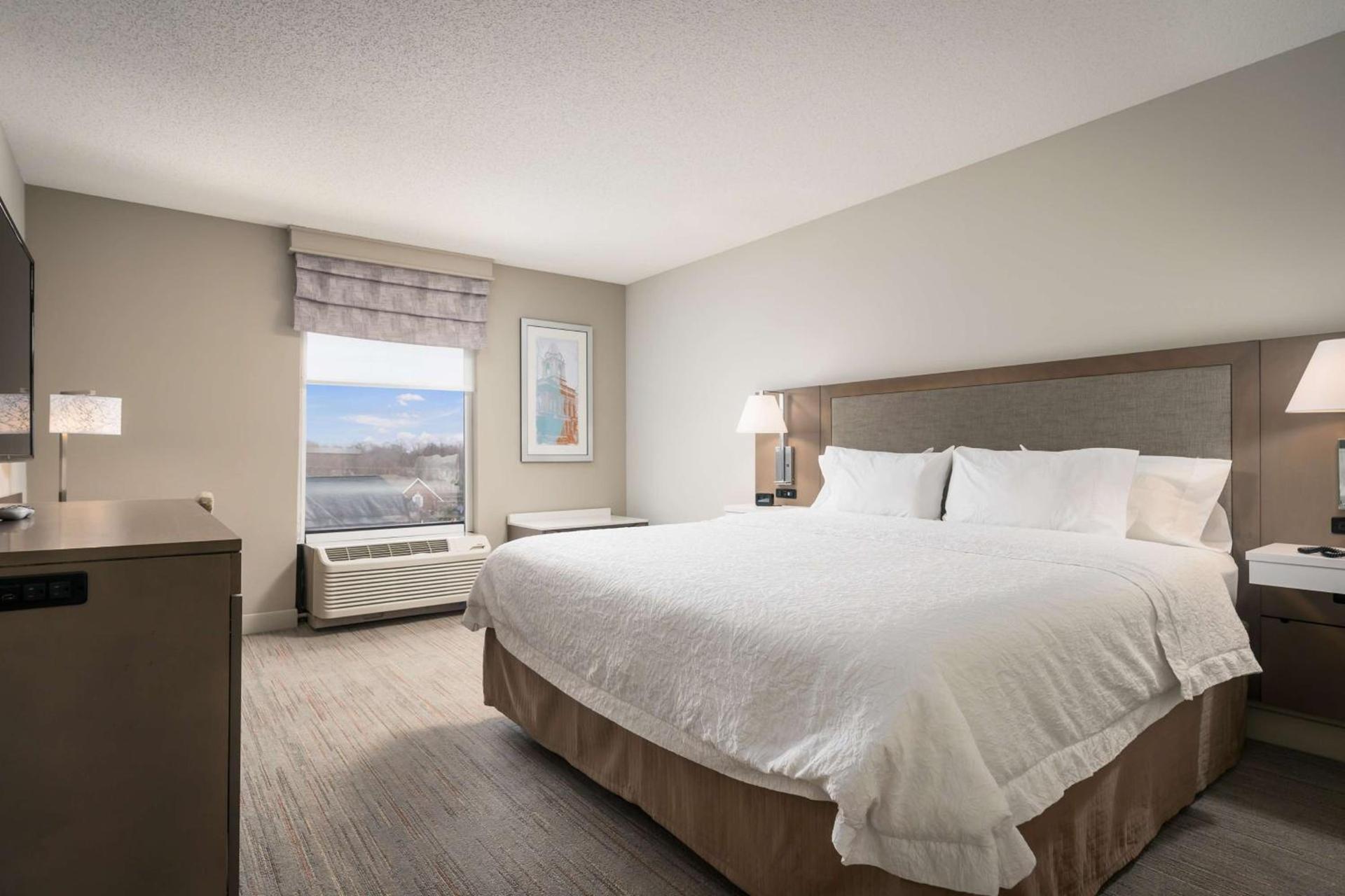 Hampton Inn - Springfield photo 16
