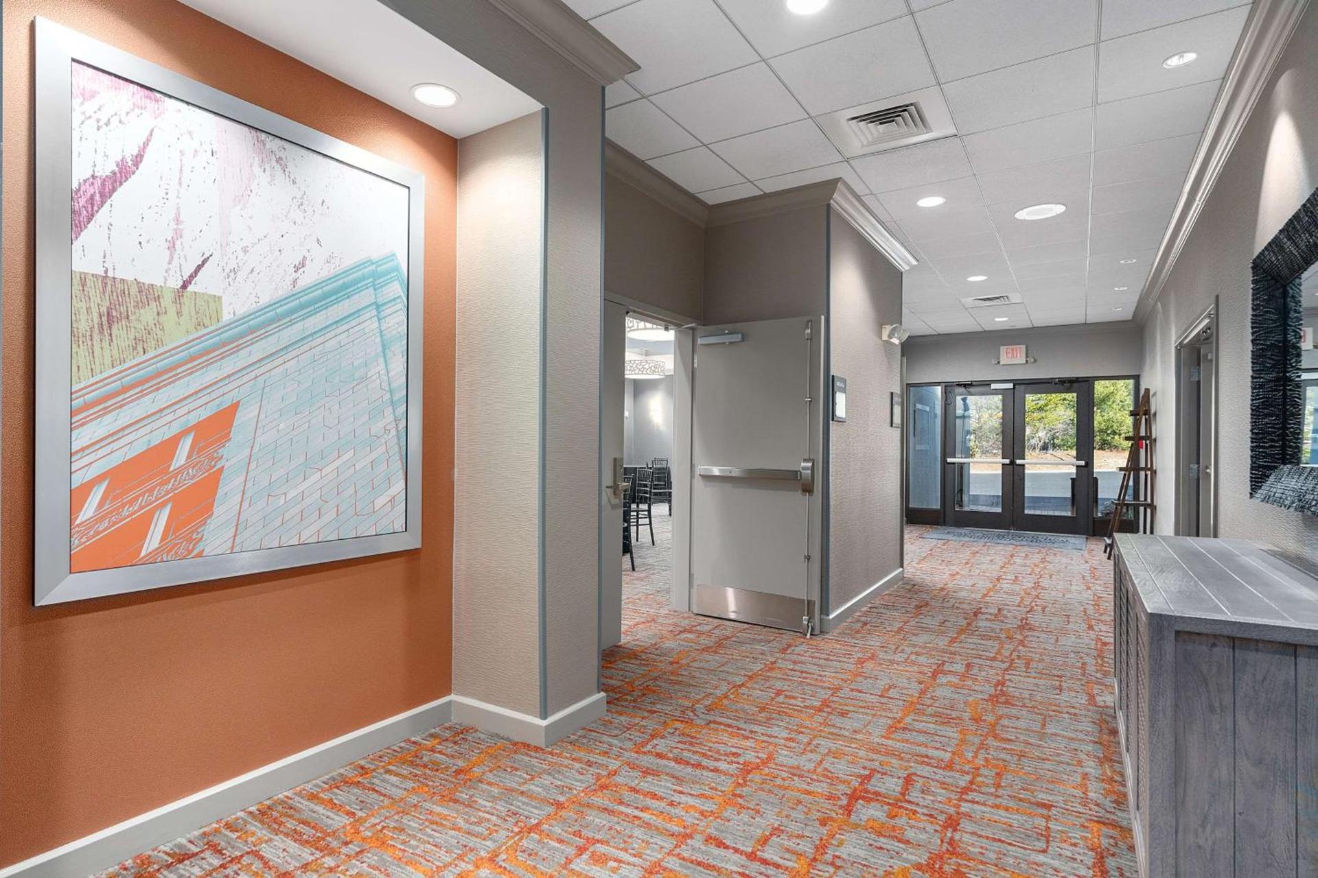 Hampton Inn - Springfield photo 20