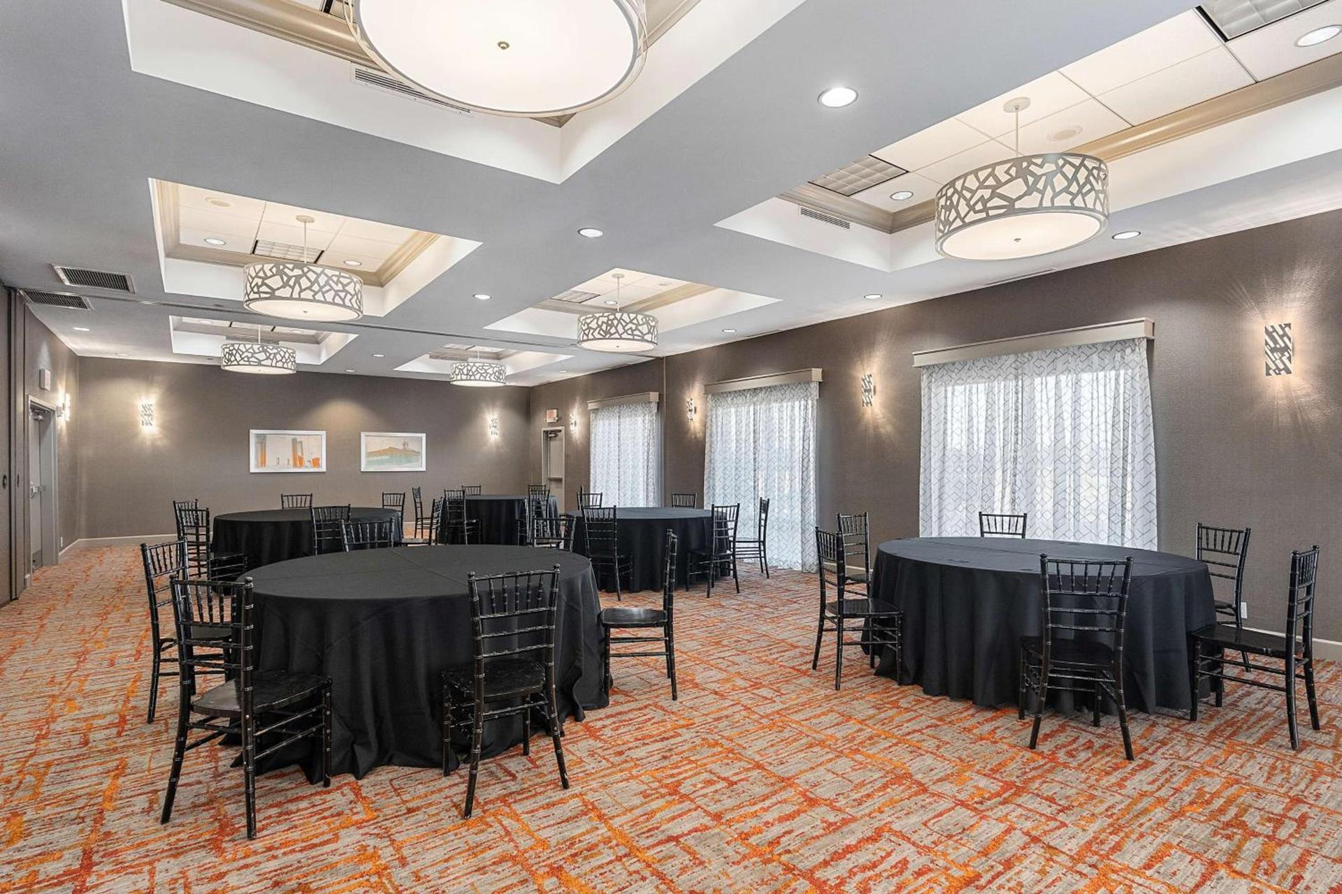 Hampton Inn - Springfield photo 21