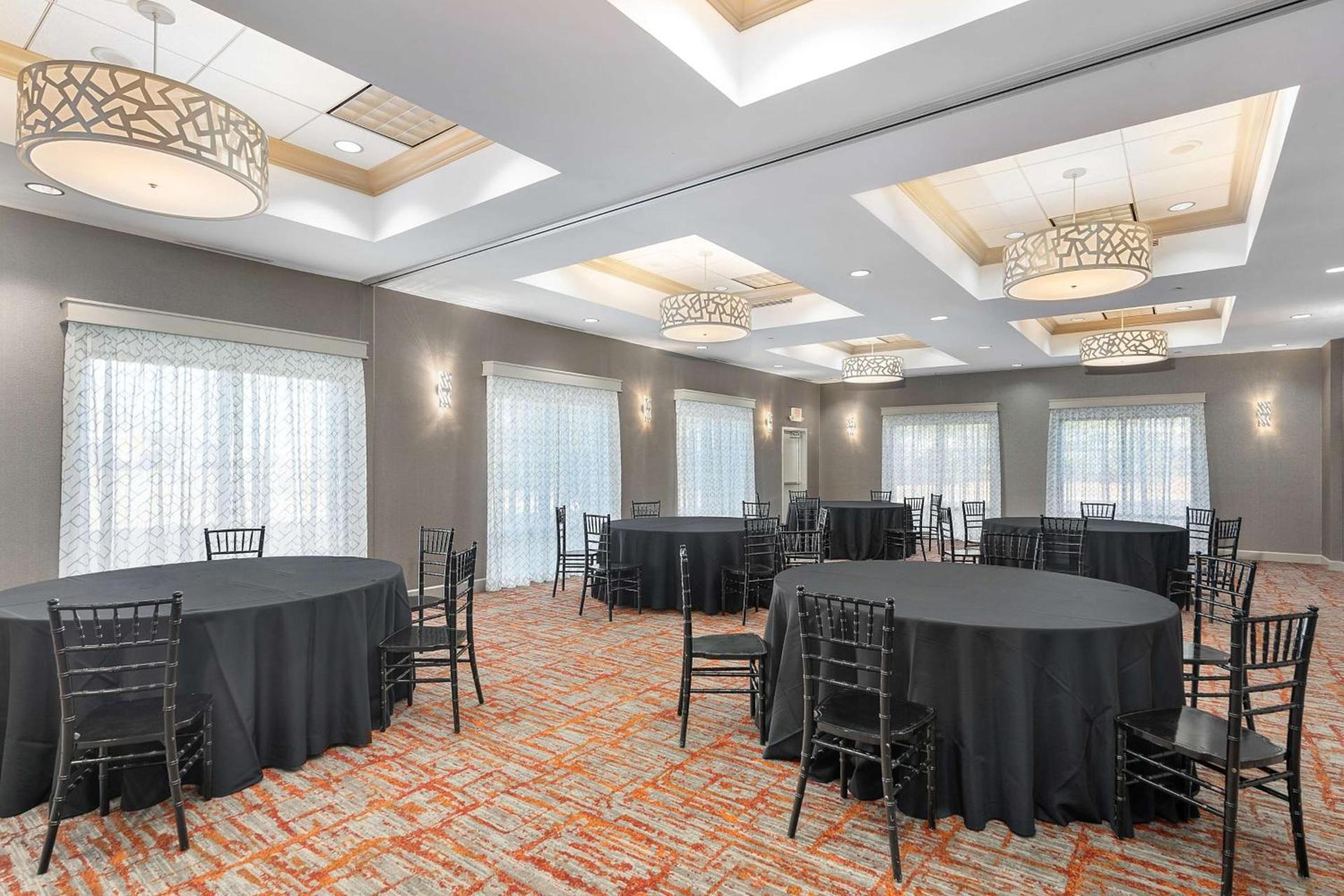 Hampton Inn - Springfield photo 22