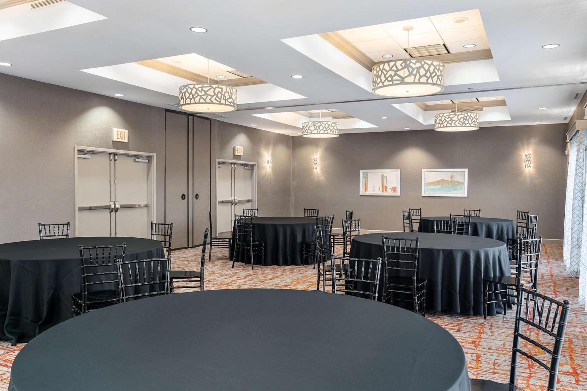 Hampton Inn - Springfield photo 23