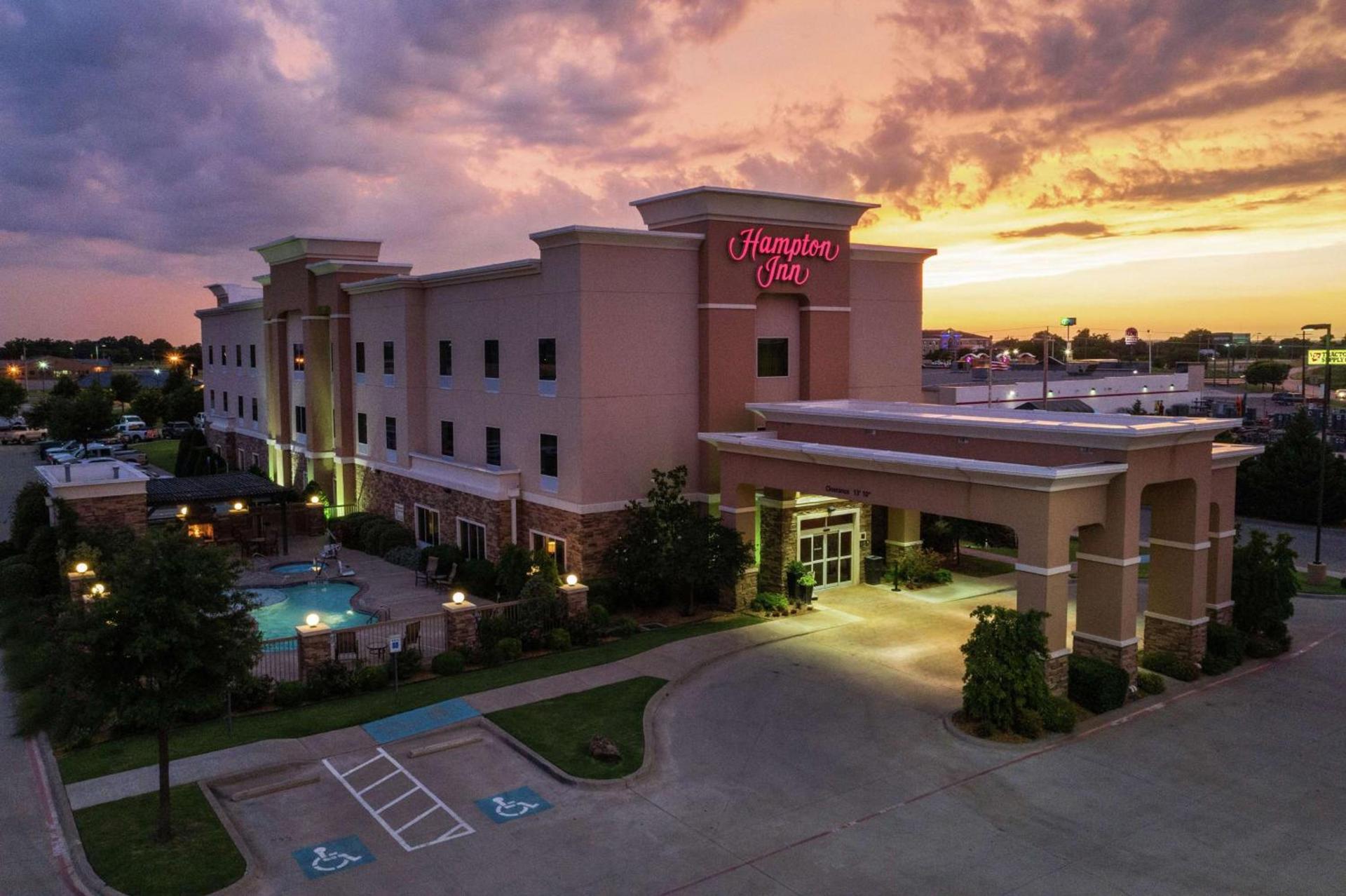Hampton Inn Vernon photo 6