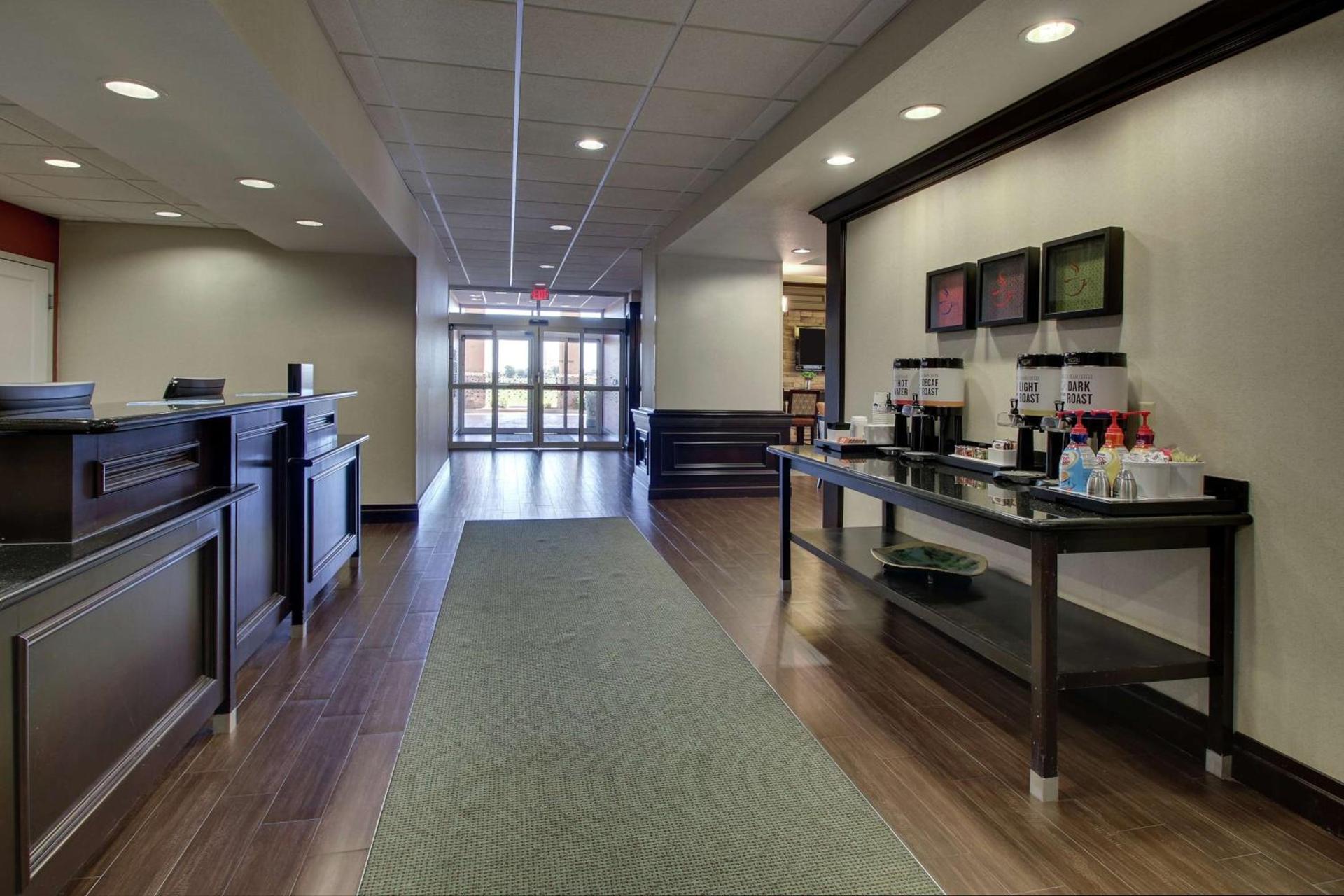 Hampton Inn Vernon photo 7