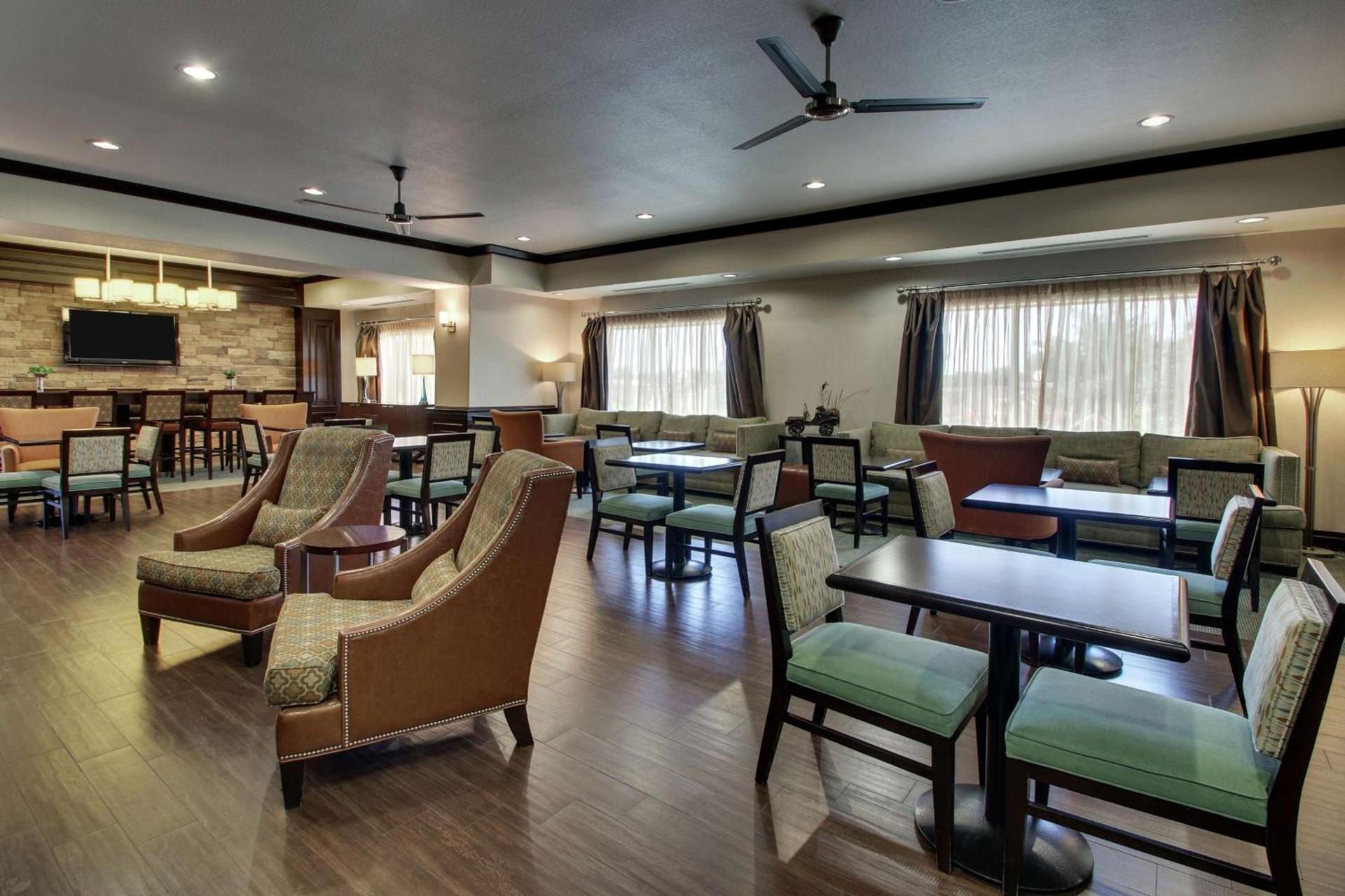 Hampton Inn Vernon photo 14