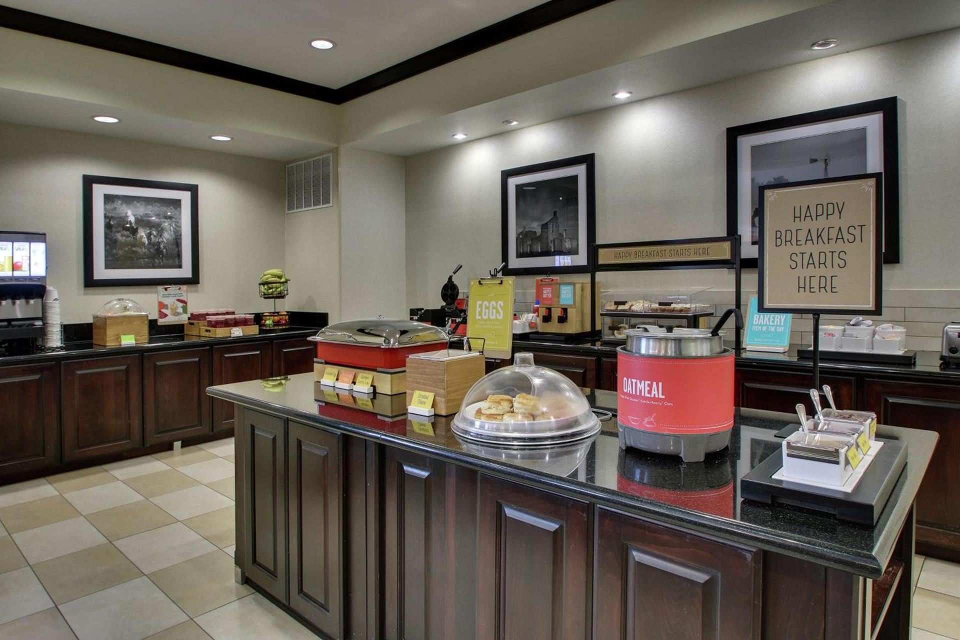 Hampton Inn Vernon photo 16