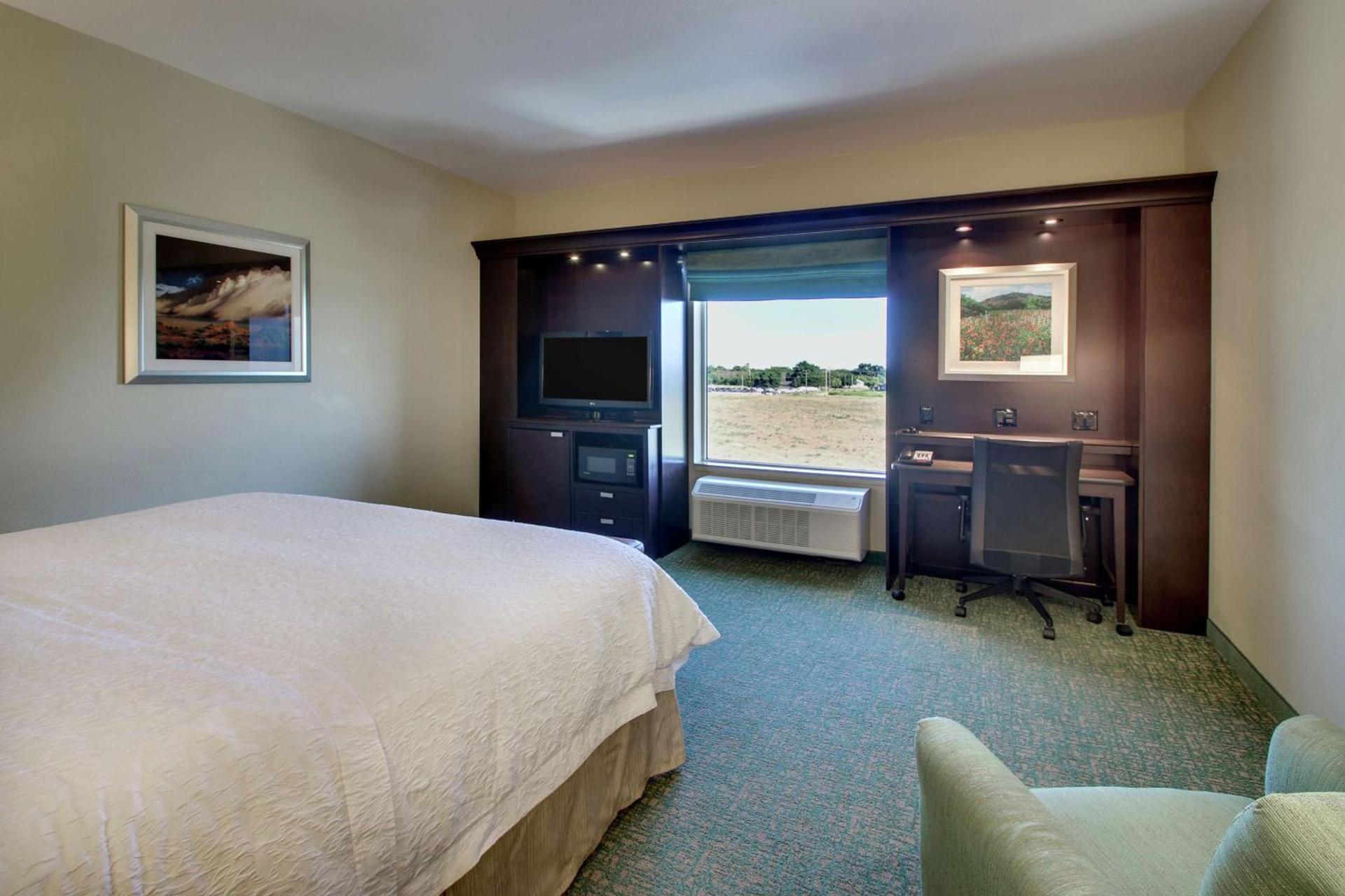Hampton Inn Vernon photo 28