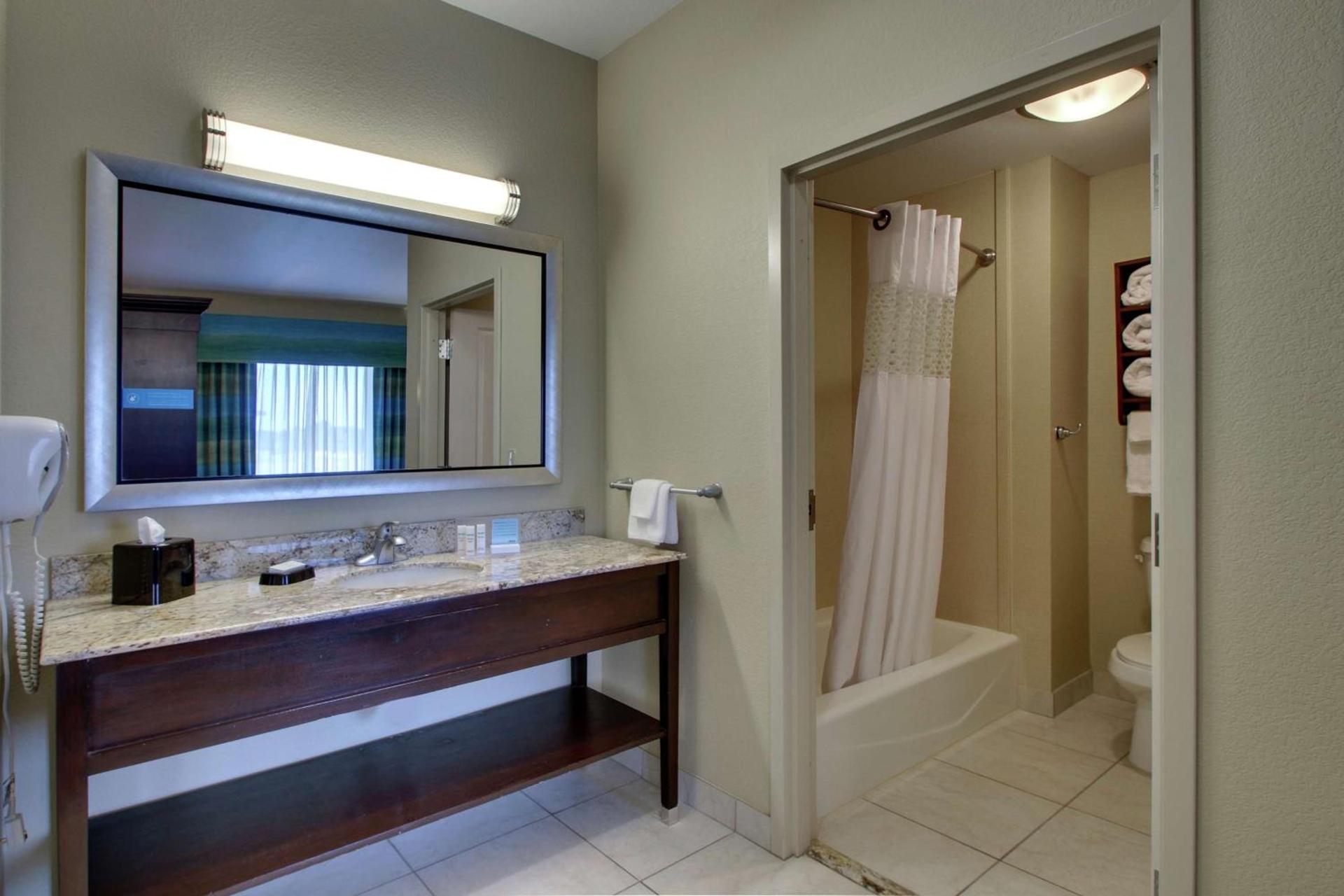 Hampton Inn Vernon photo 29