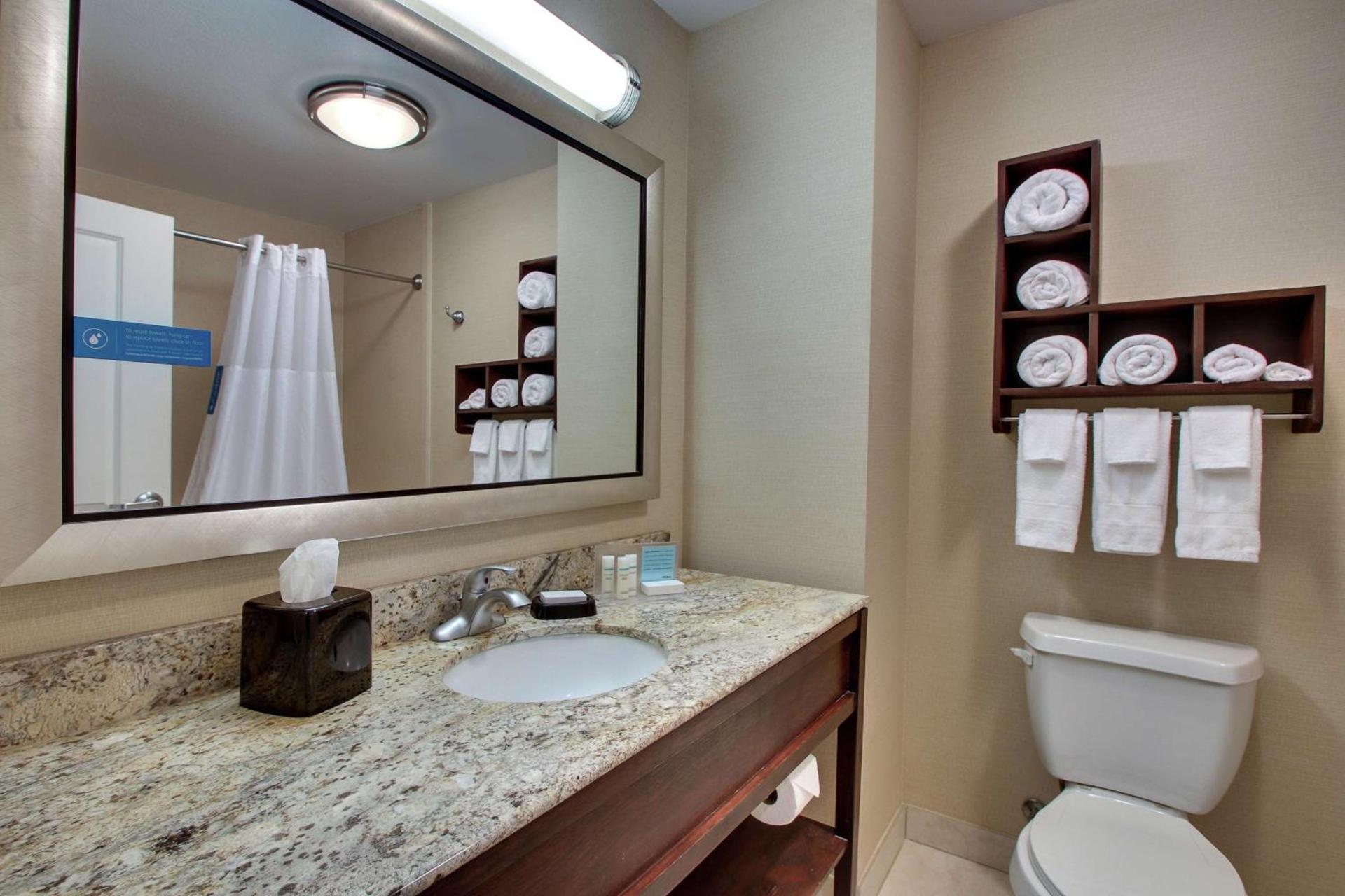 Hampton Inn Vernon photo 31