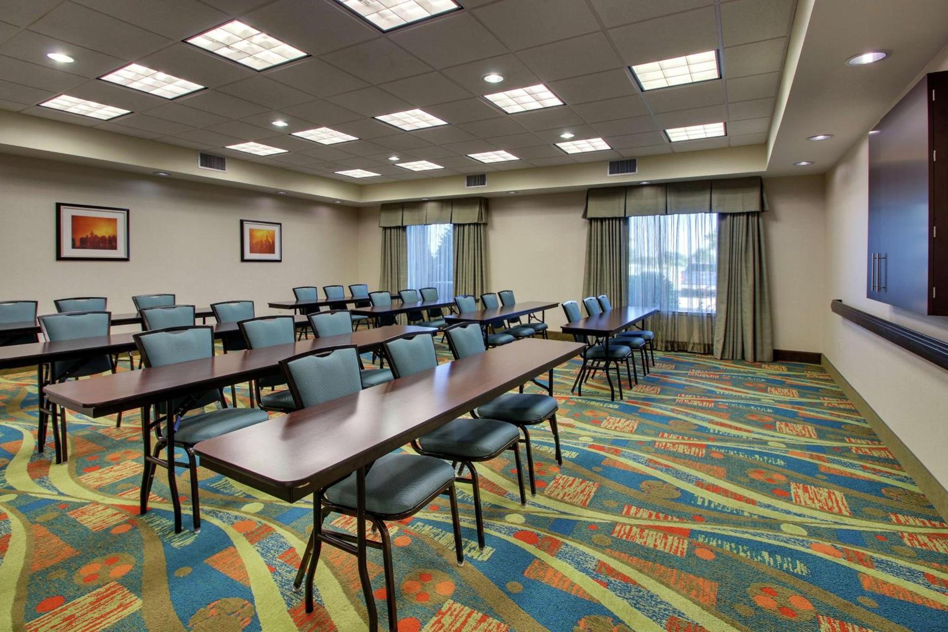 Hampton Inn Vernon photo 37