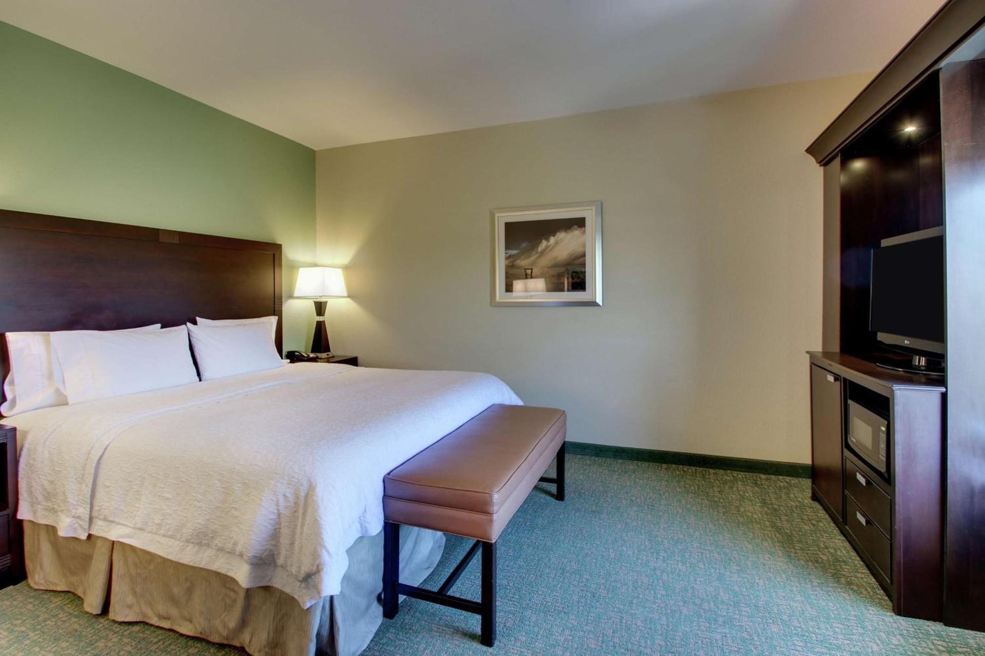 Hampton Inn Vernon photo 40