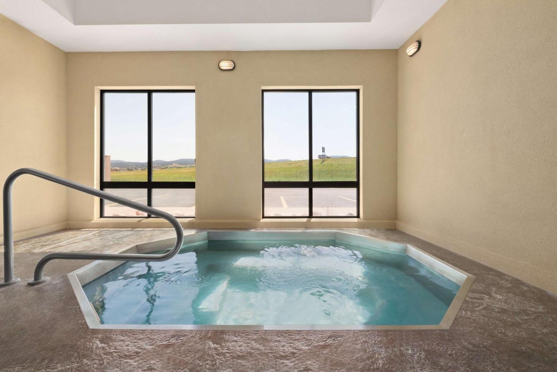Hampton Inn Spearfish photo 7