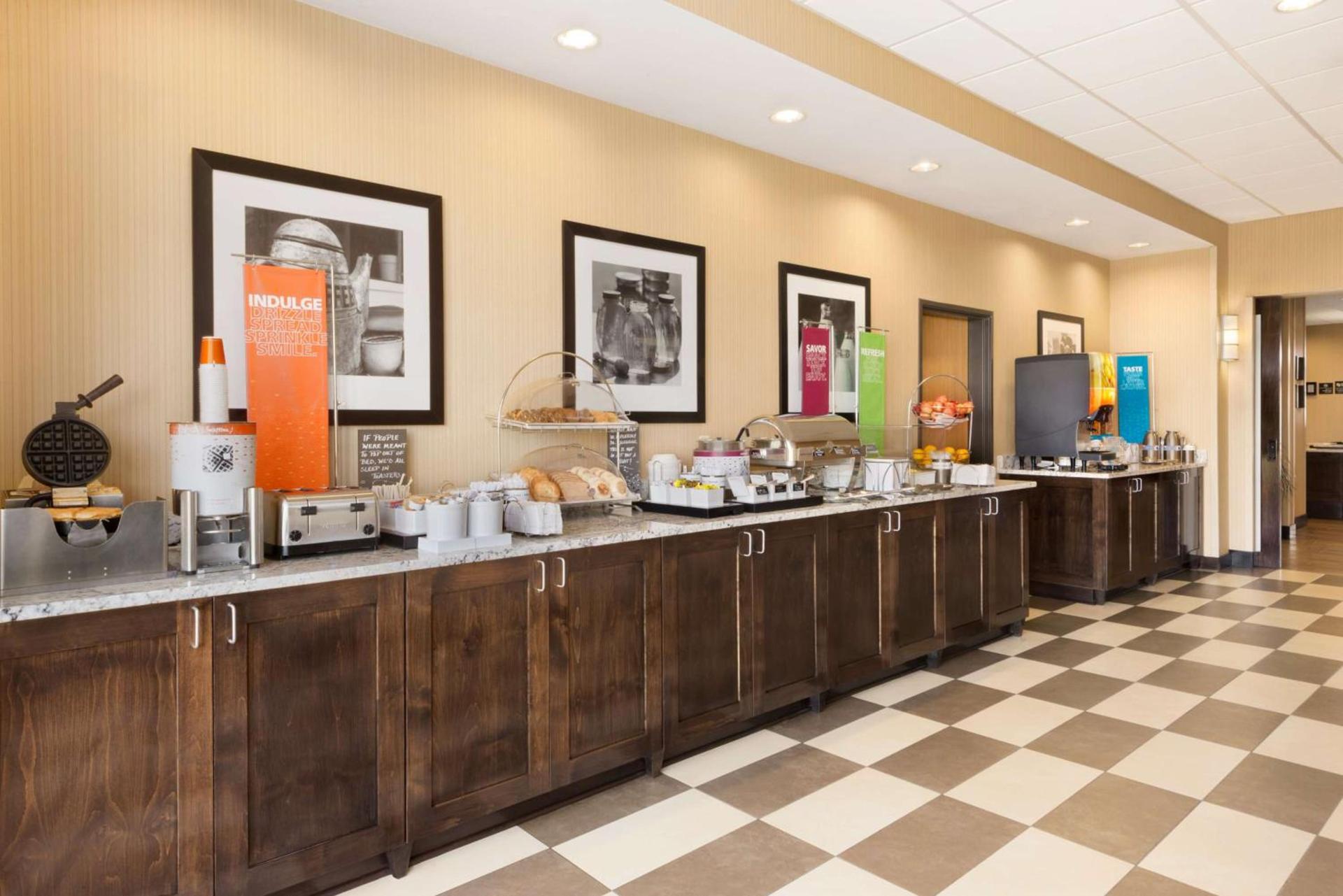 Hampton Inn Spearfish photo 8
