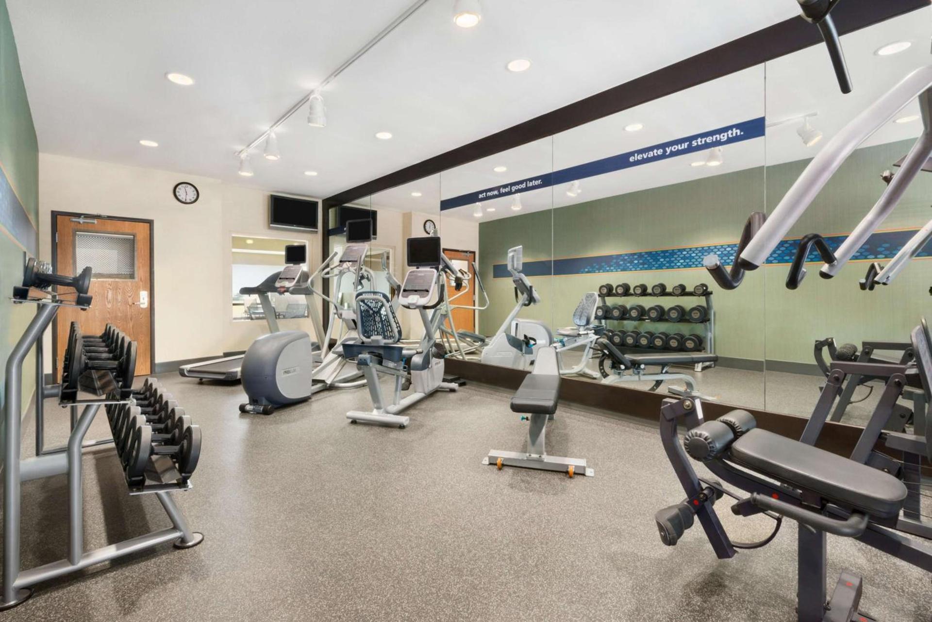 Hampton Inn Spearfish photo 10