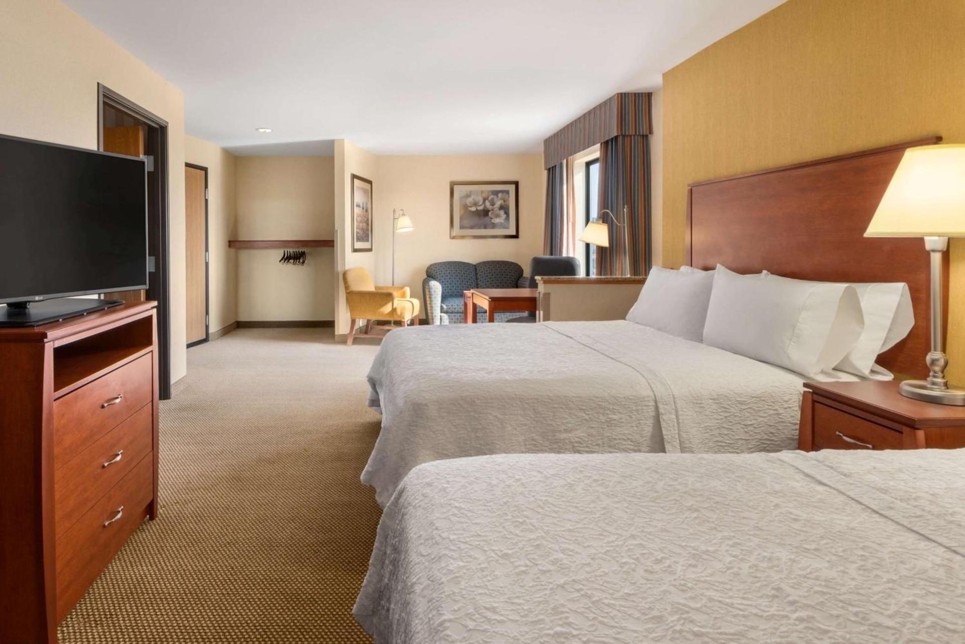 Hampton Inn Spearfish photo 13