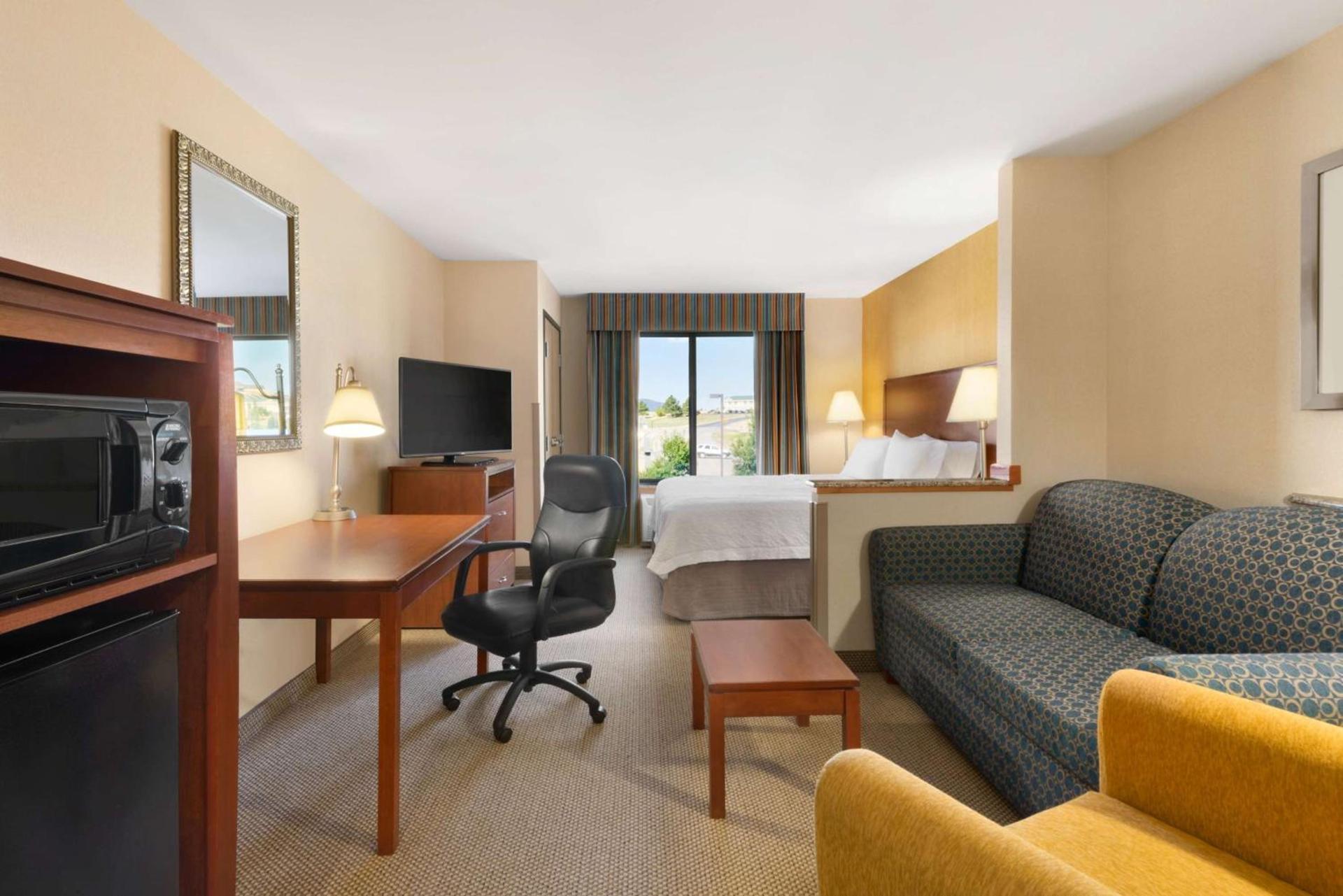 Hampton Inn Spearfish photo 17