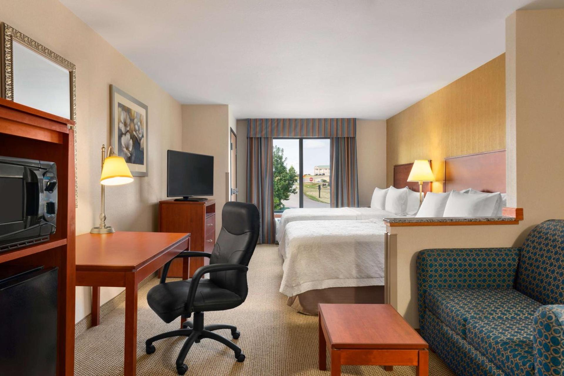 Hampton Inn Spearfish photo 18