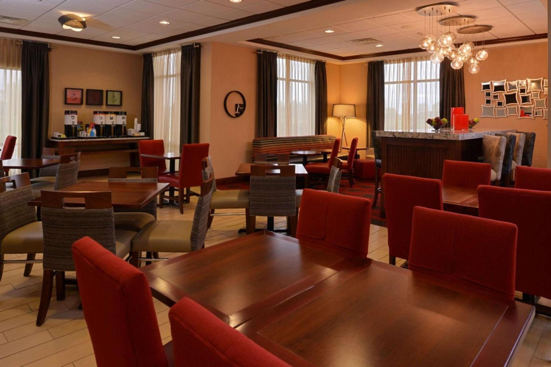 Hampton By Hilton Lincoln photo 6