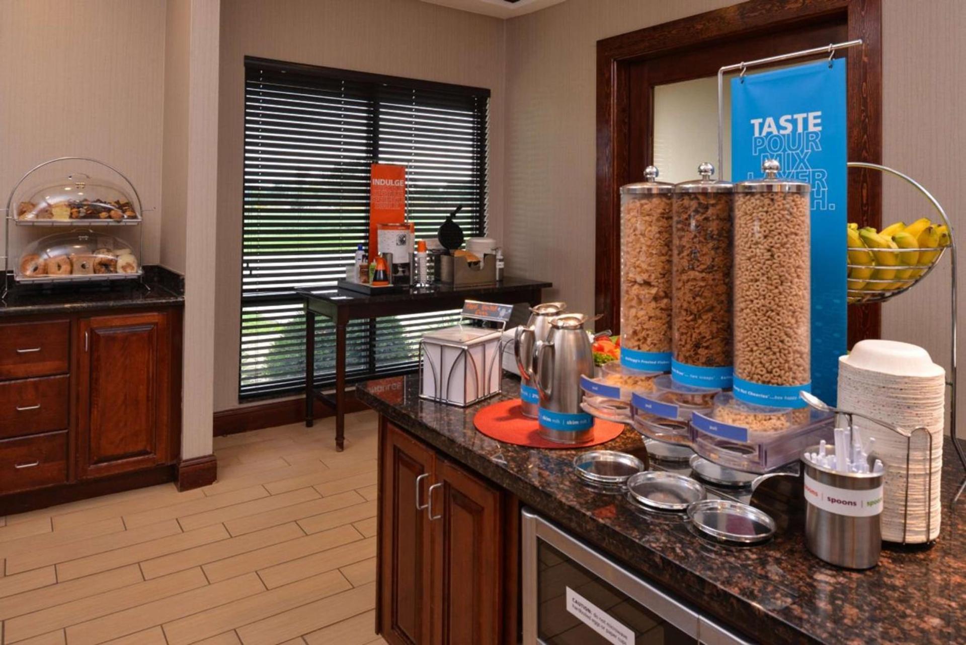 Hampton By Hilton Lincoln photo 10