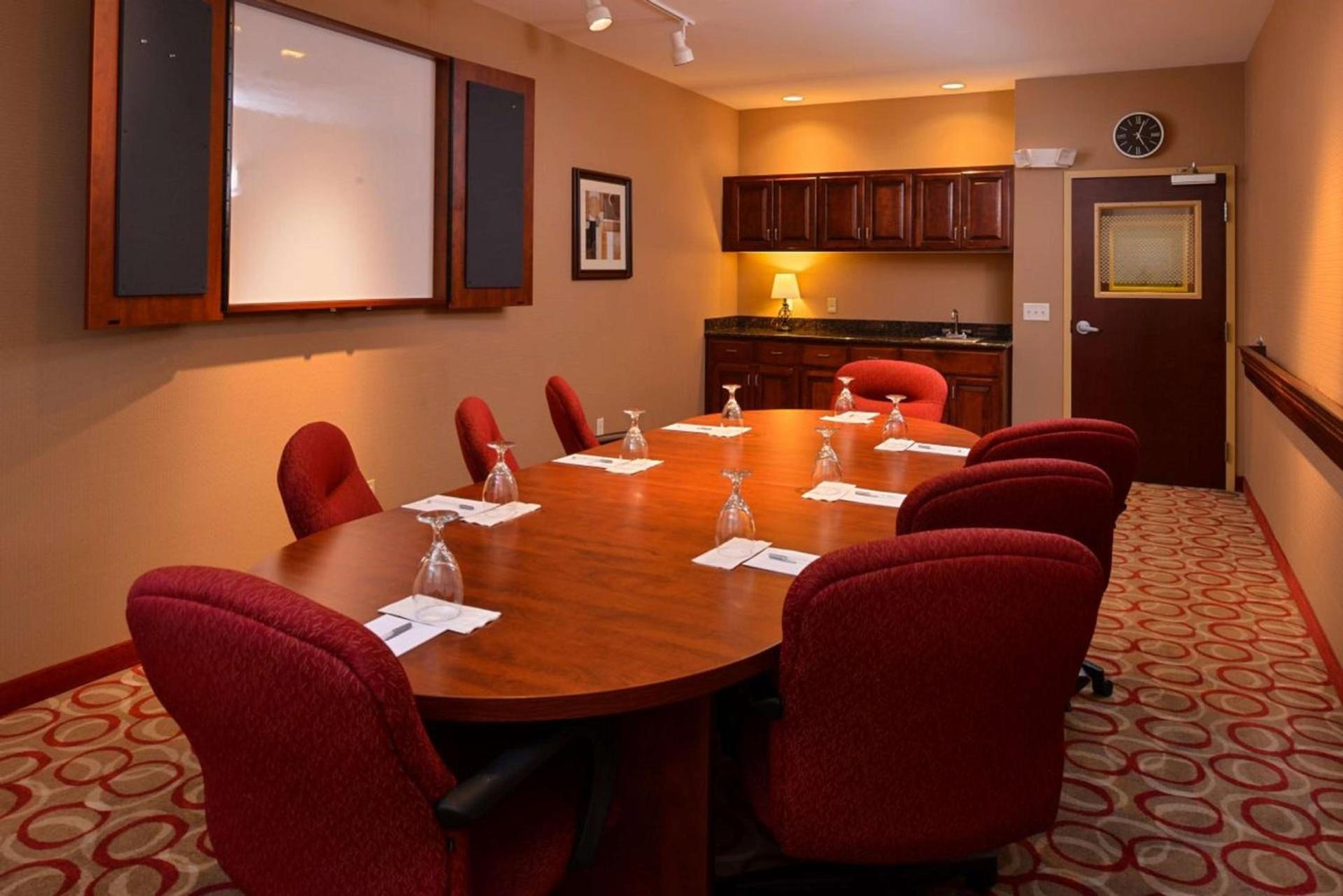 Hampton By Hilton Lincoln photo 42