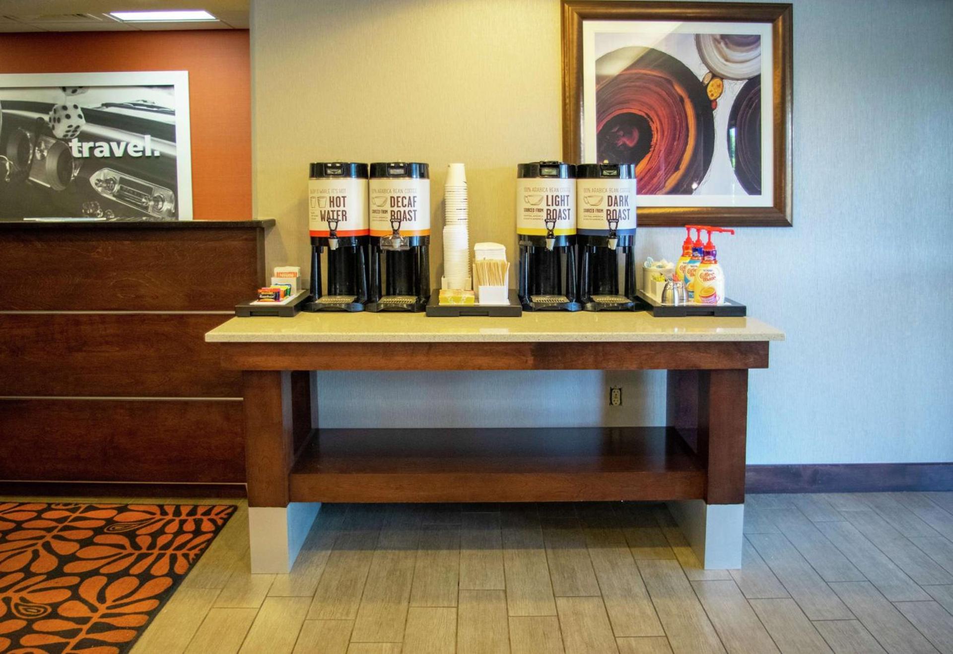 Hampton Inn St. Louis-Chesterfield photo 8