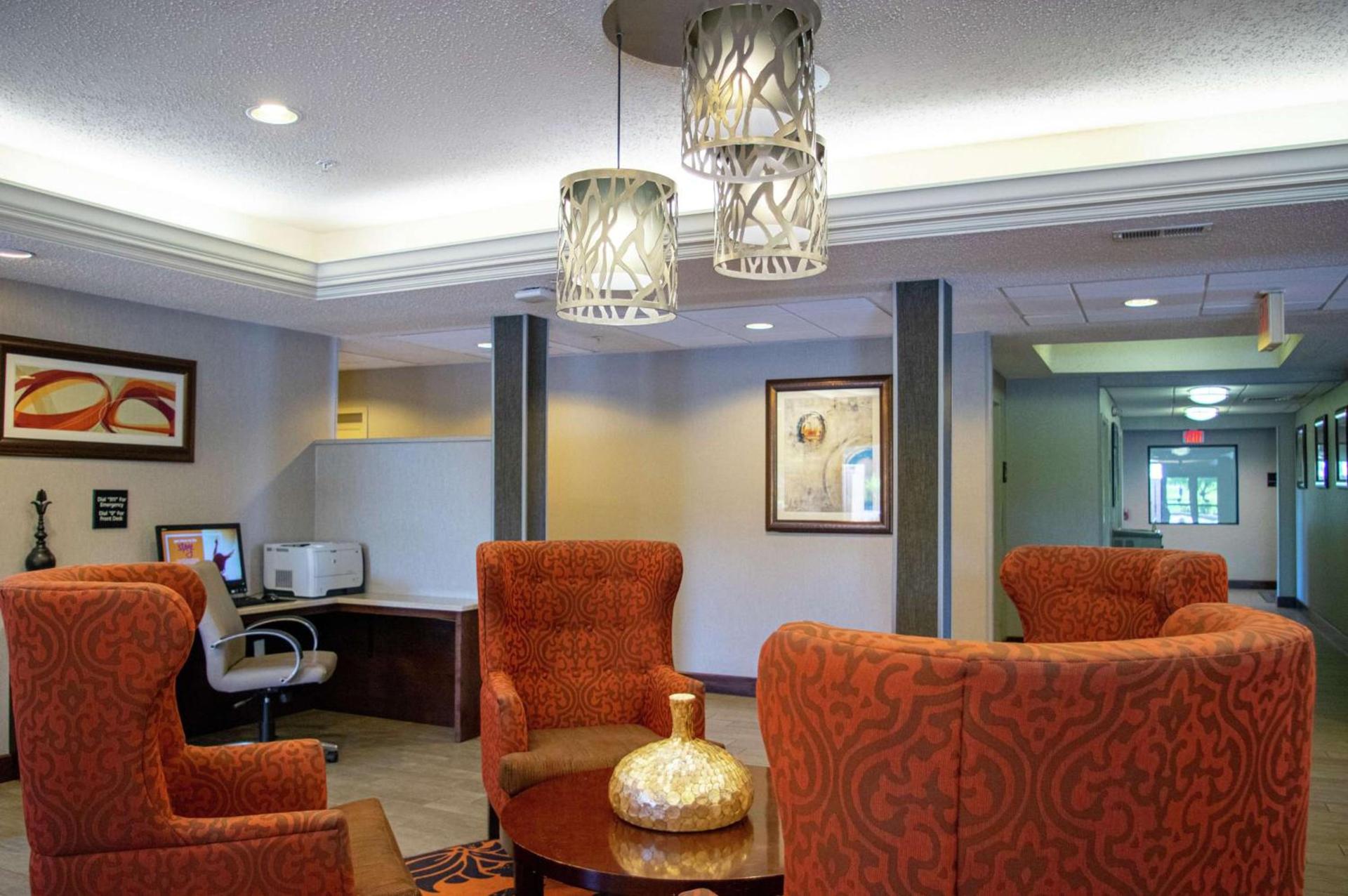 Hampton Inn St. Louis-Chesterfield photo 9