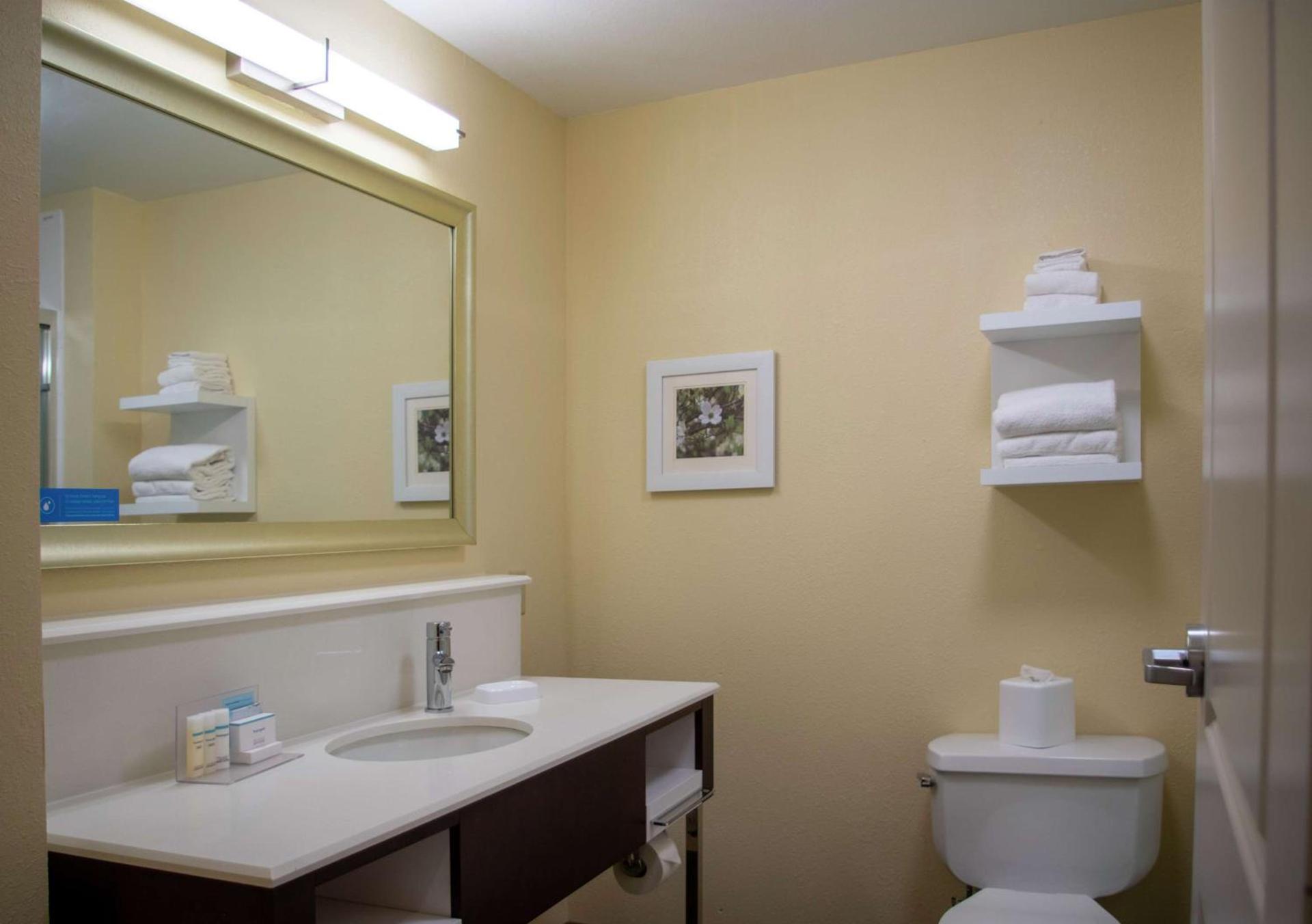 Hampton Inn St. Louis-Chesterfield photo 27