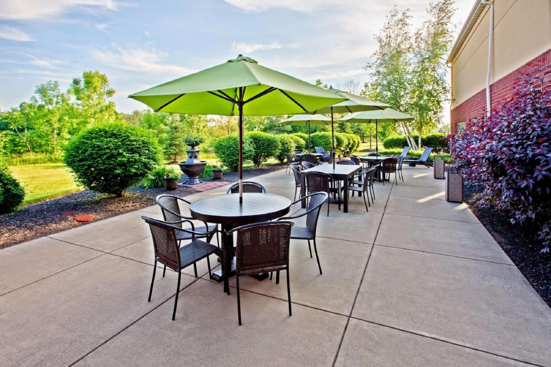Hampton Inn & Suites Cleveland-Southeast-Streetsboro photo 2
