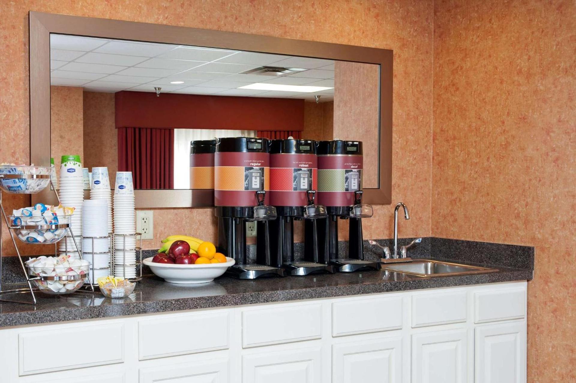 Hampton Inn & Suites Cleveland-Southeast-Streetsboro photo 13