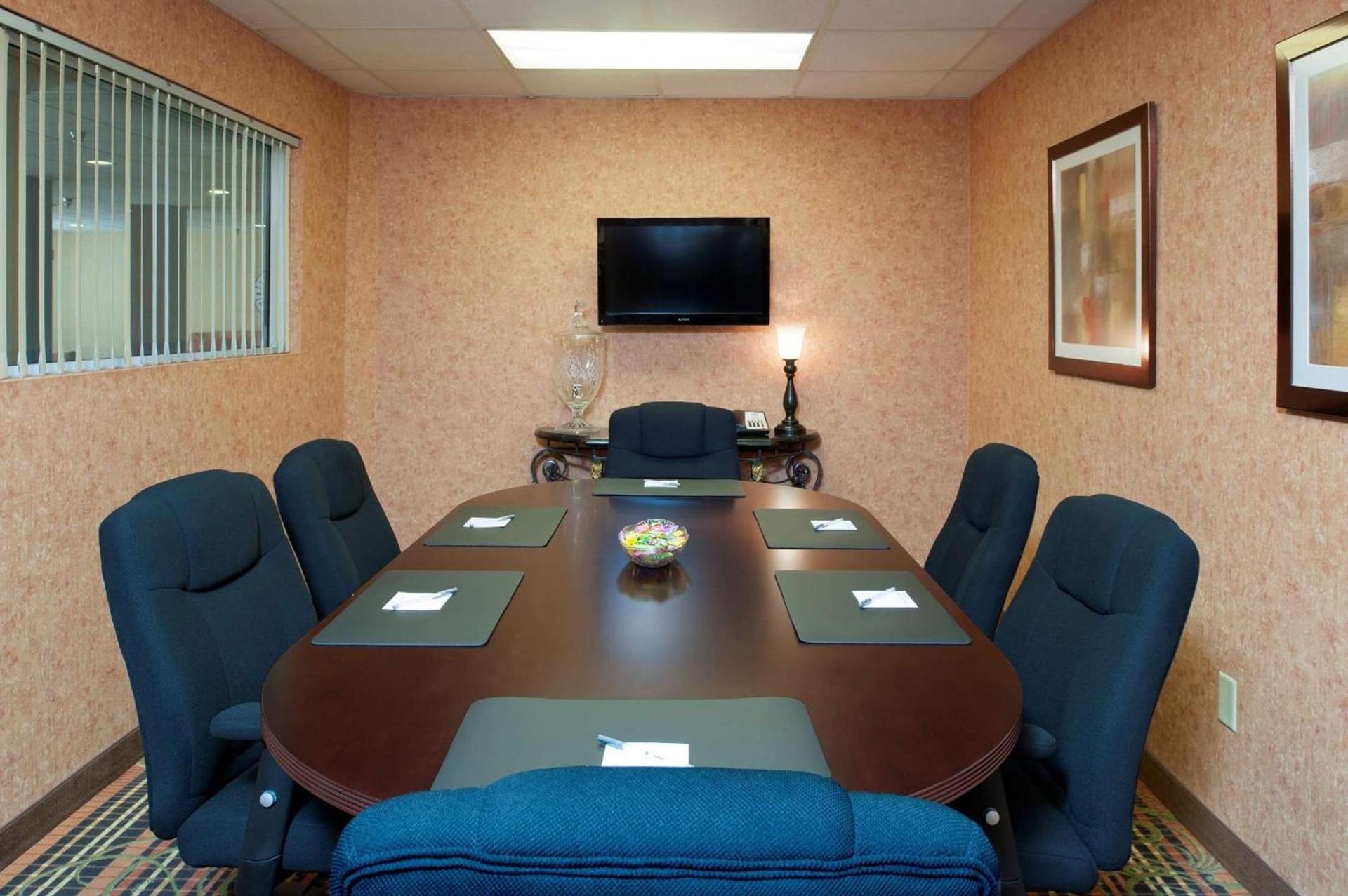 Hampton Inn & Suites Cleveland-Southeast-Streetsboro photo 21