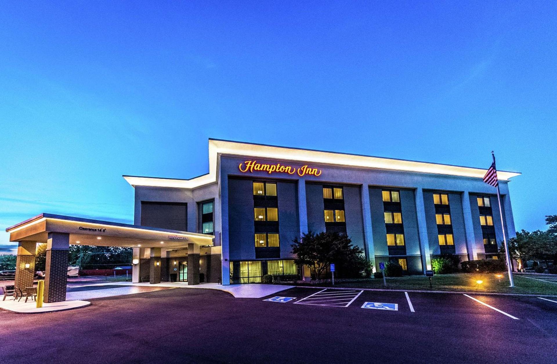 Hampton Inn St Charles St Peters photo 2