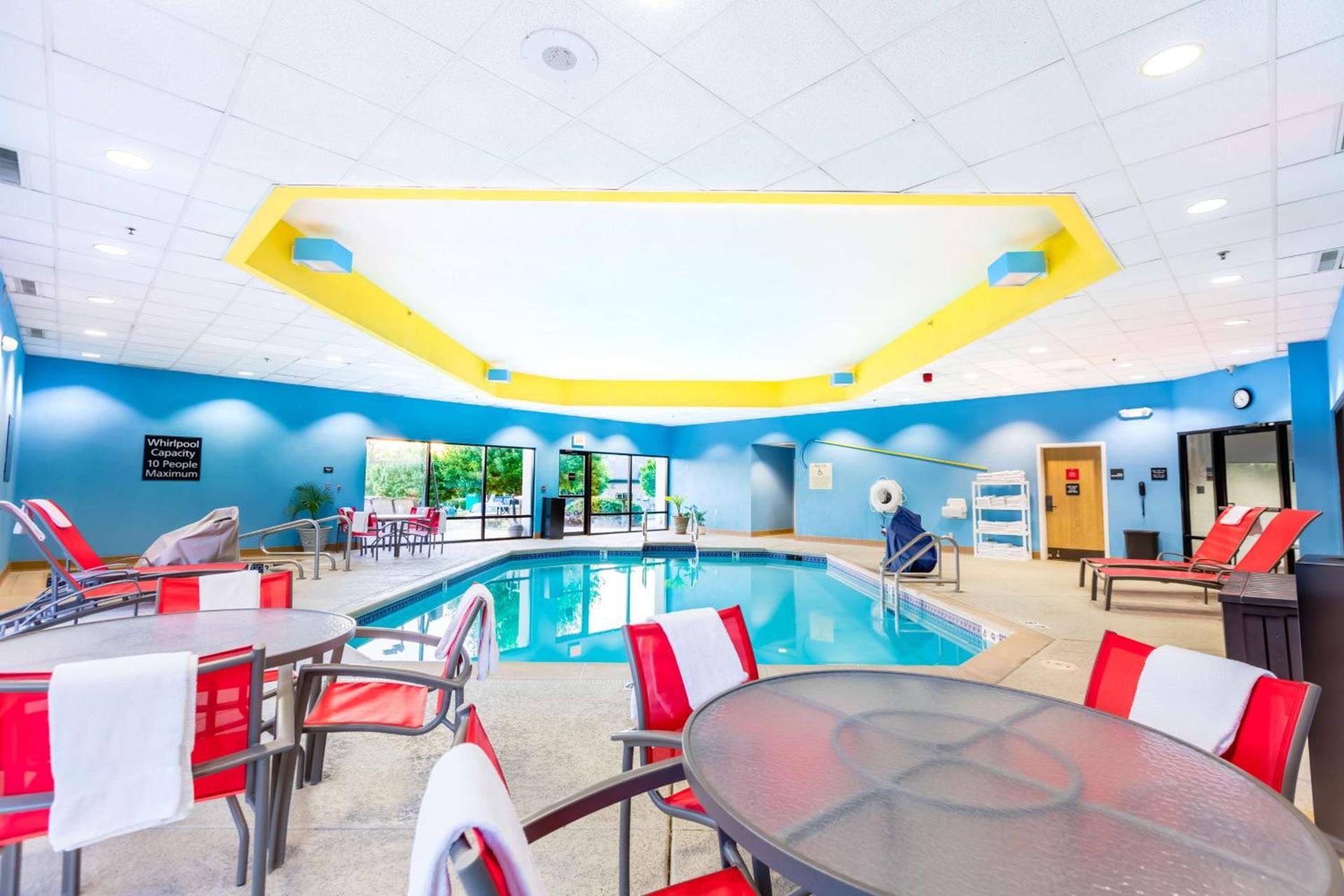 Hampton Inn St Charles St Peters photo 14