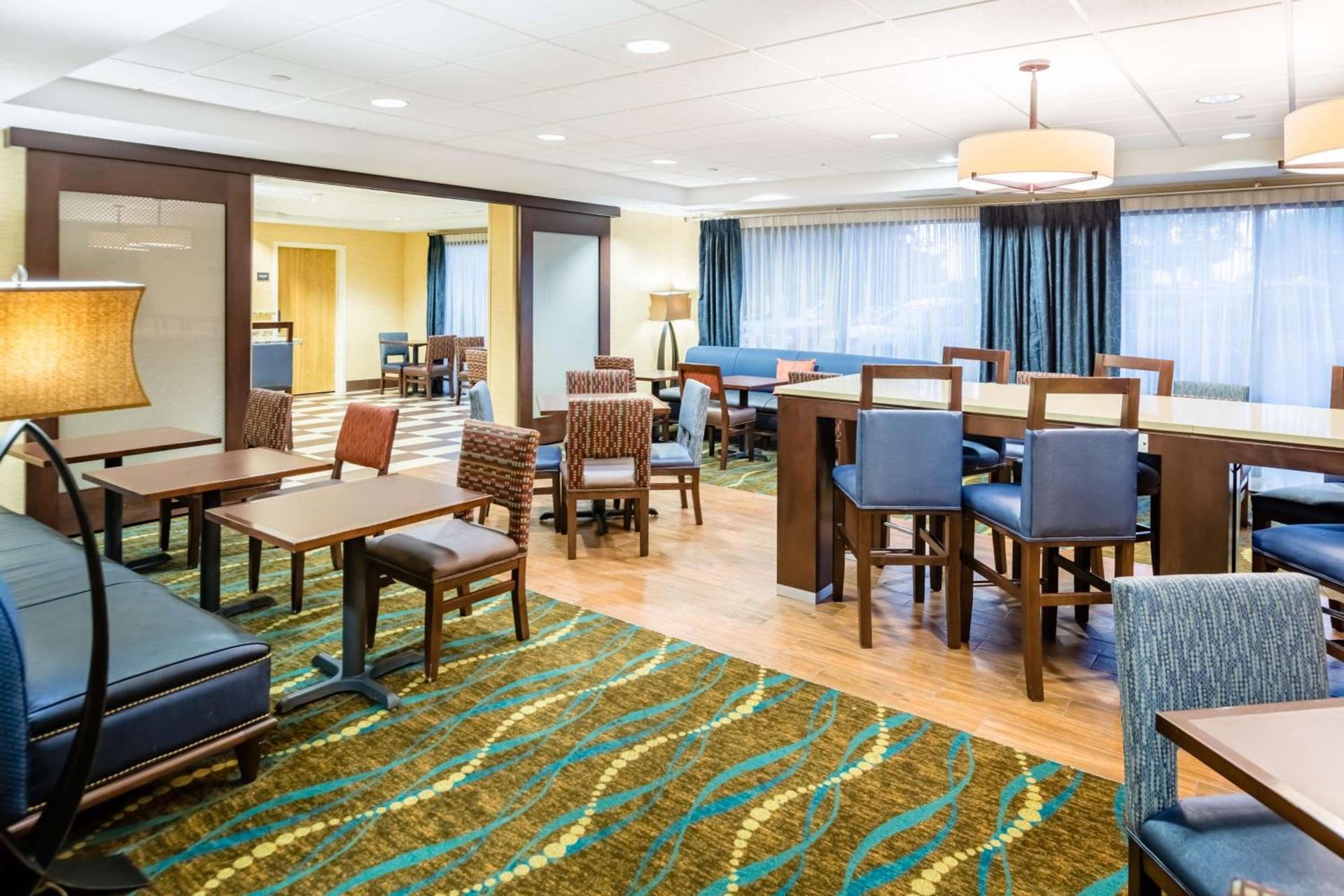 Hampton Inn St Charles St Peters photo 20