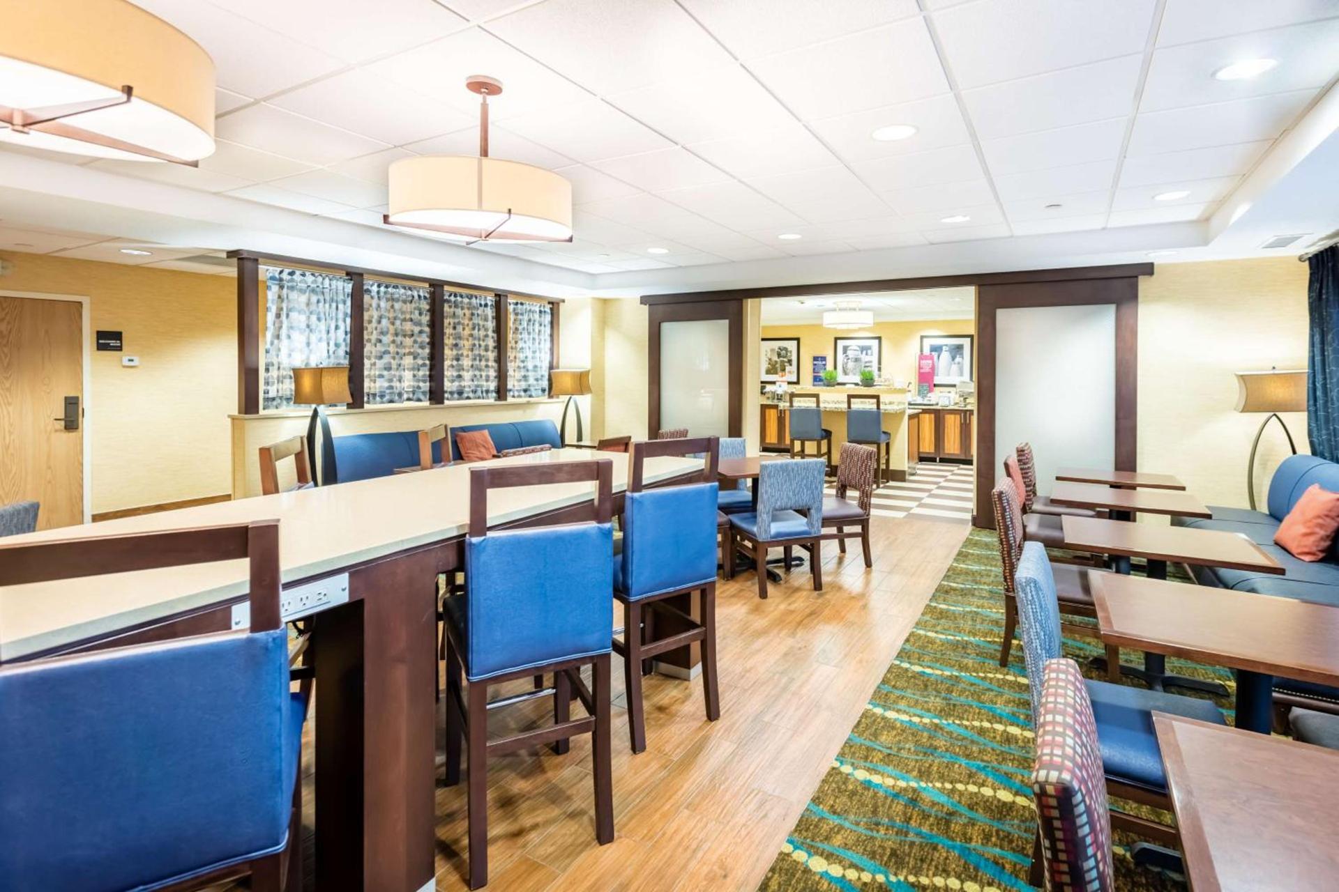Hampton Inn St Charles St Peters photo 22