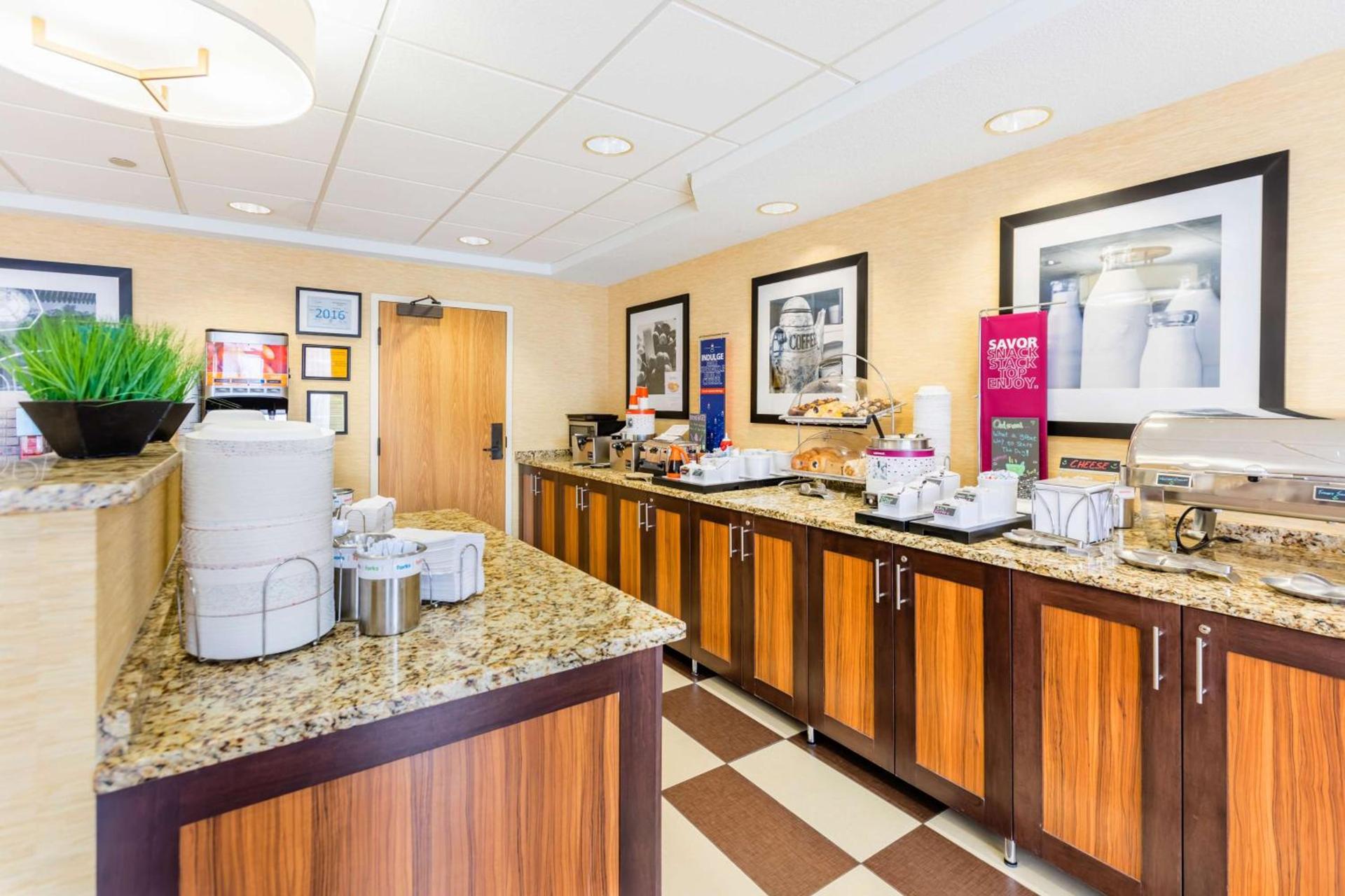 Hampton Inn St Charles St Peters photo 24