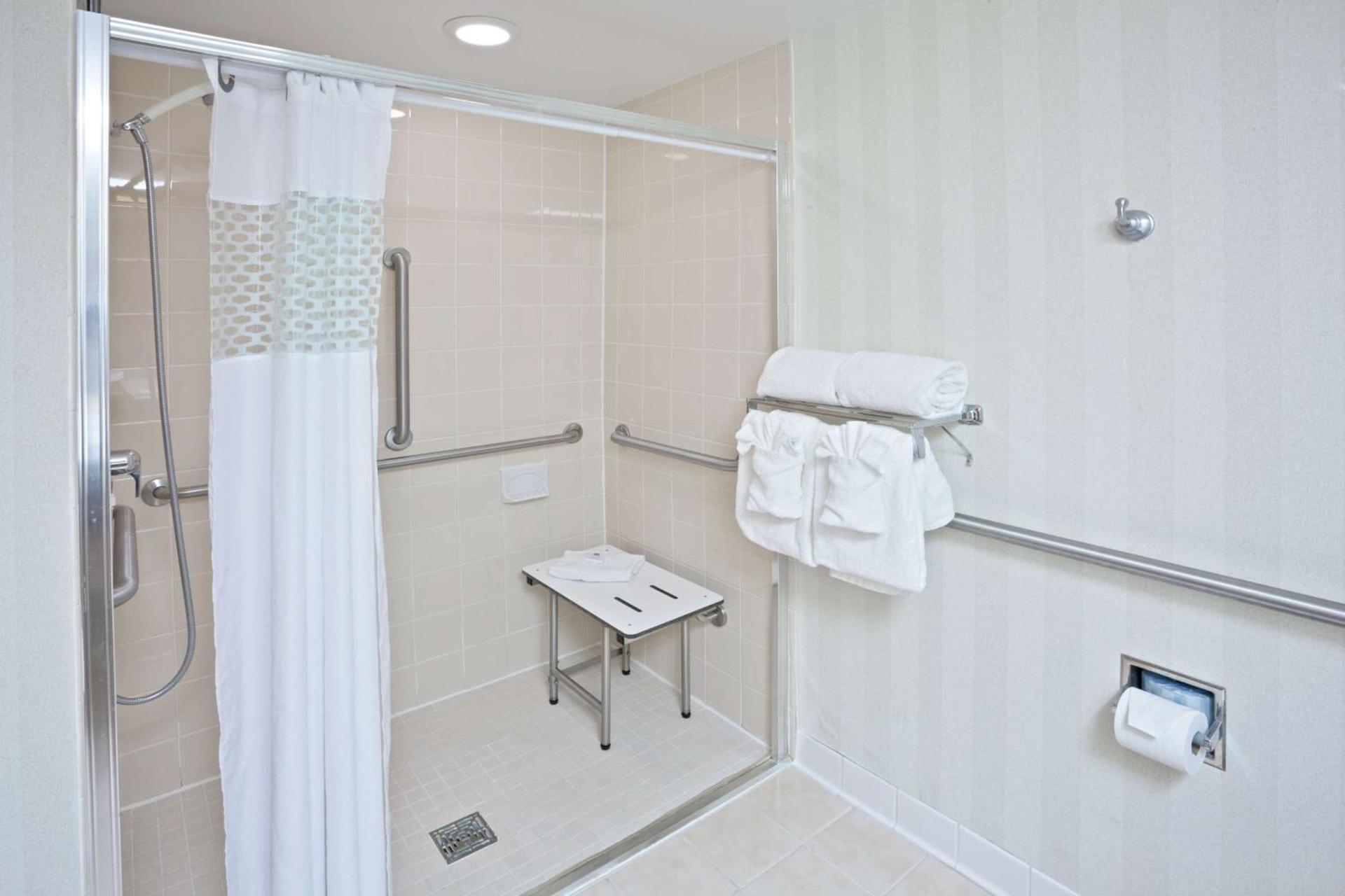 Hampton Inn St Charles St Peters photo 28