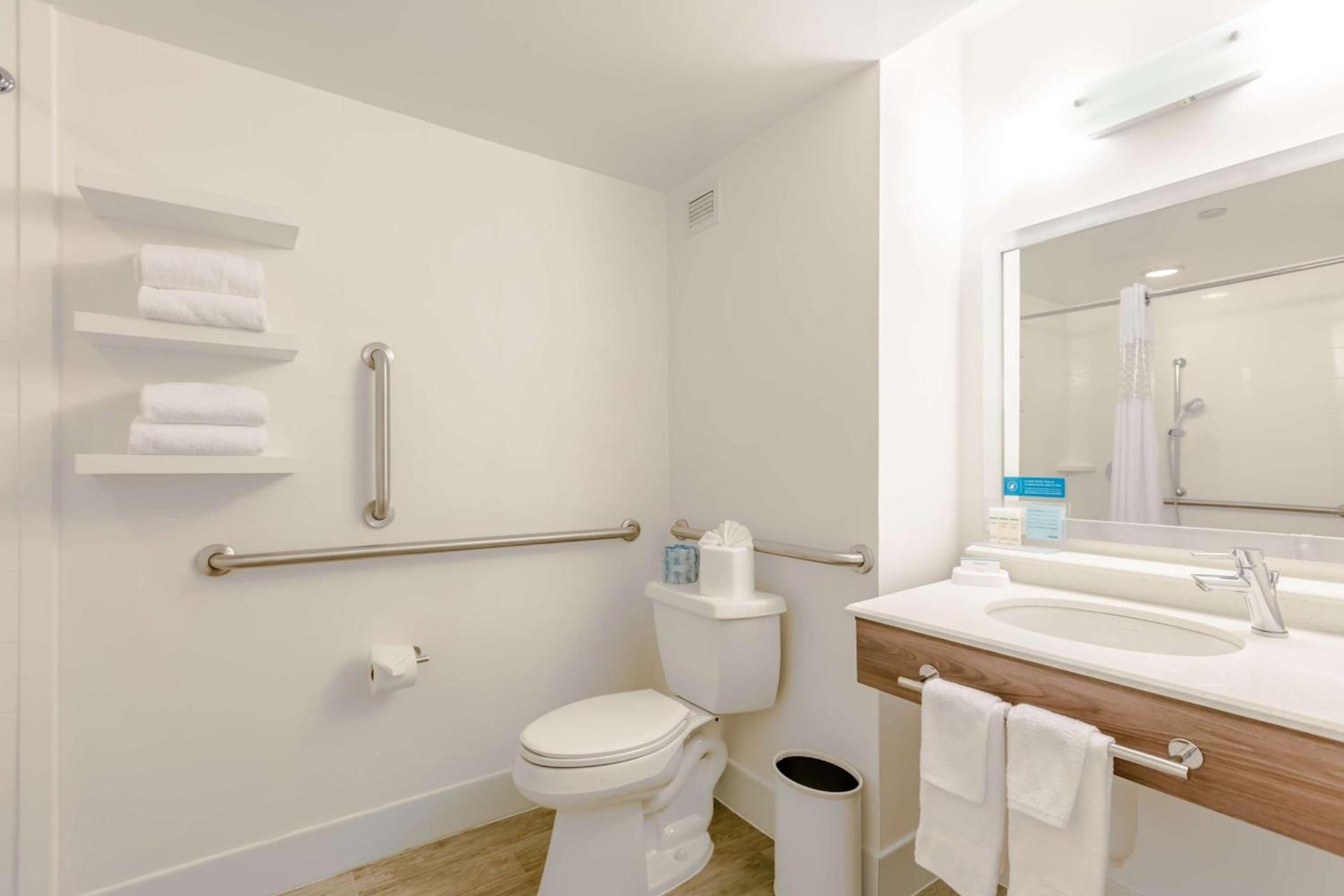 Hampton Inn St Charles St Peters photo 31