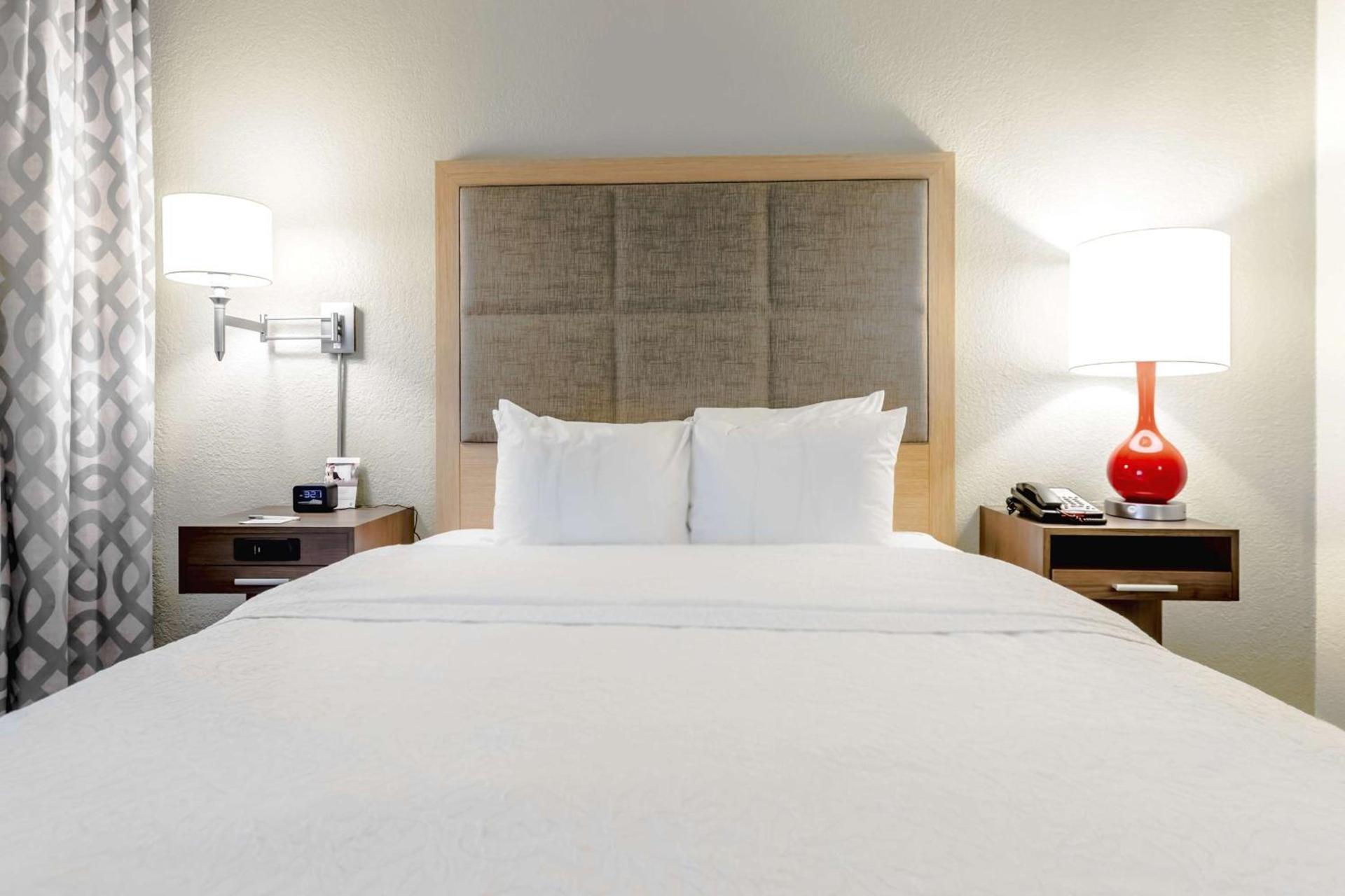 Hampton Inn St Charles St Peters photo 35