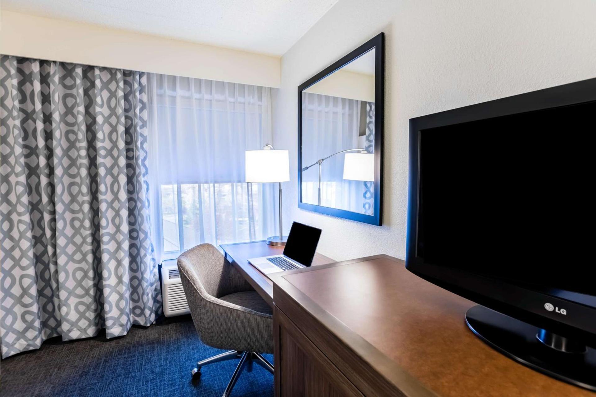 Hampton Inn St Charles St Peters photo 39