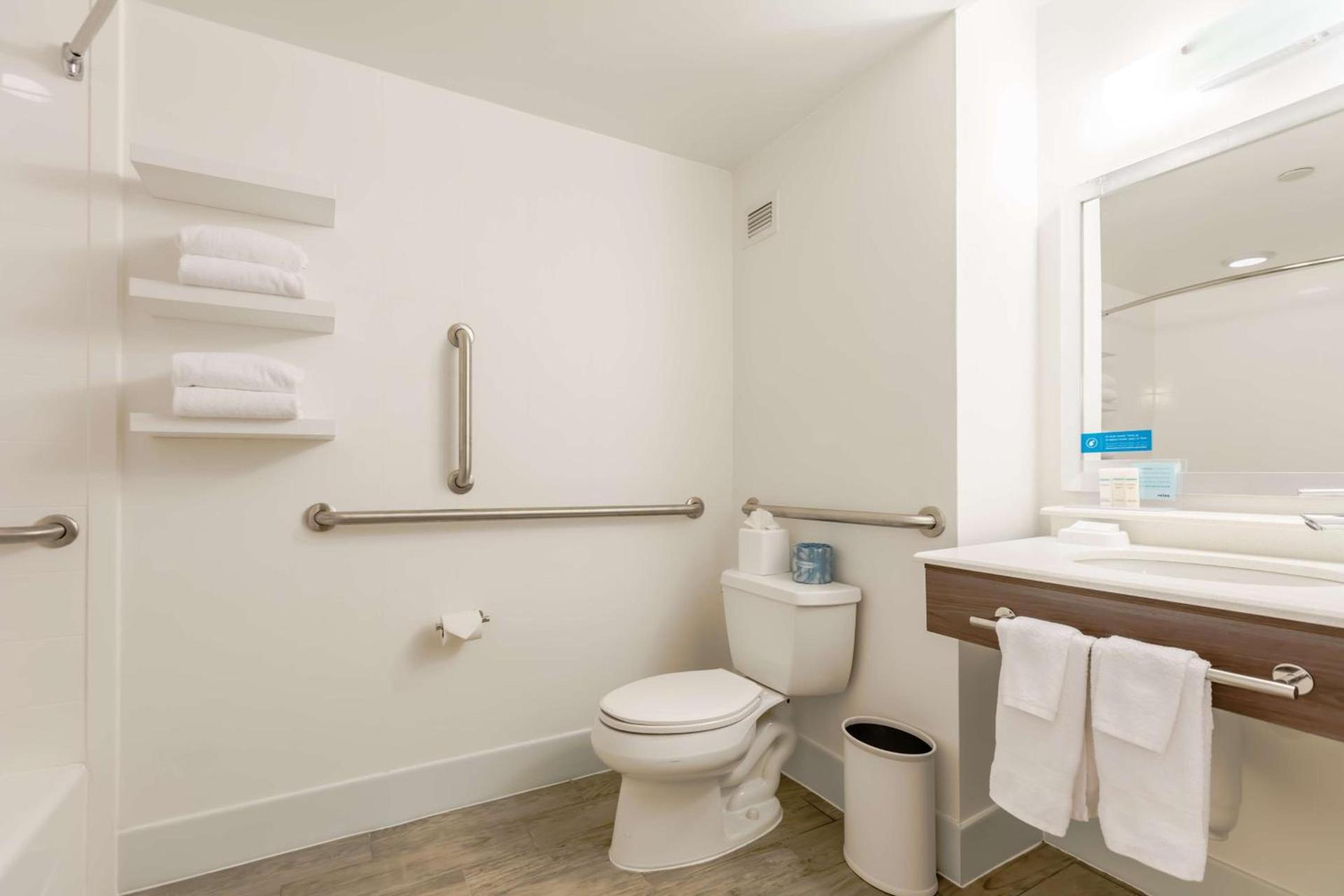 Hampton Inn St Charles St Peters photo 43