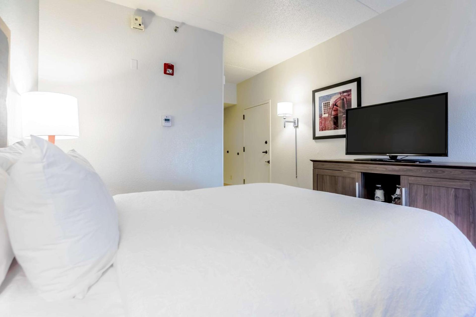 Hampton Inn St Charles St Peters photo 55