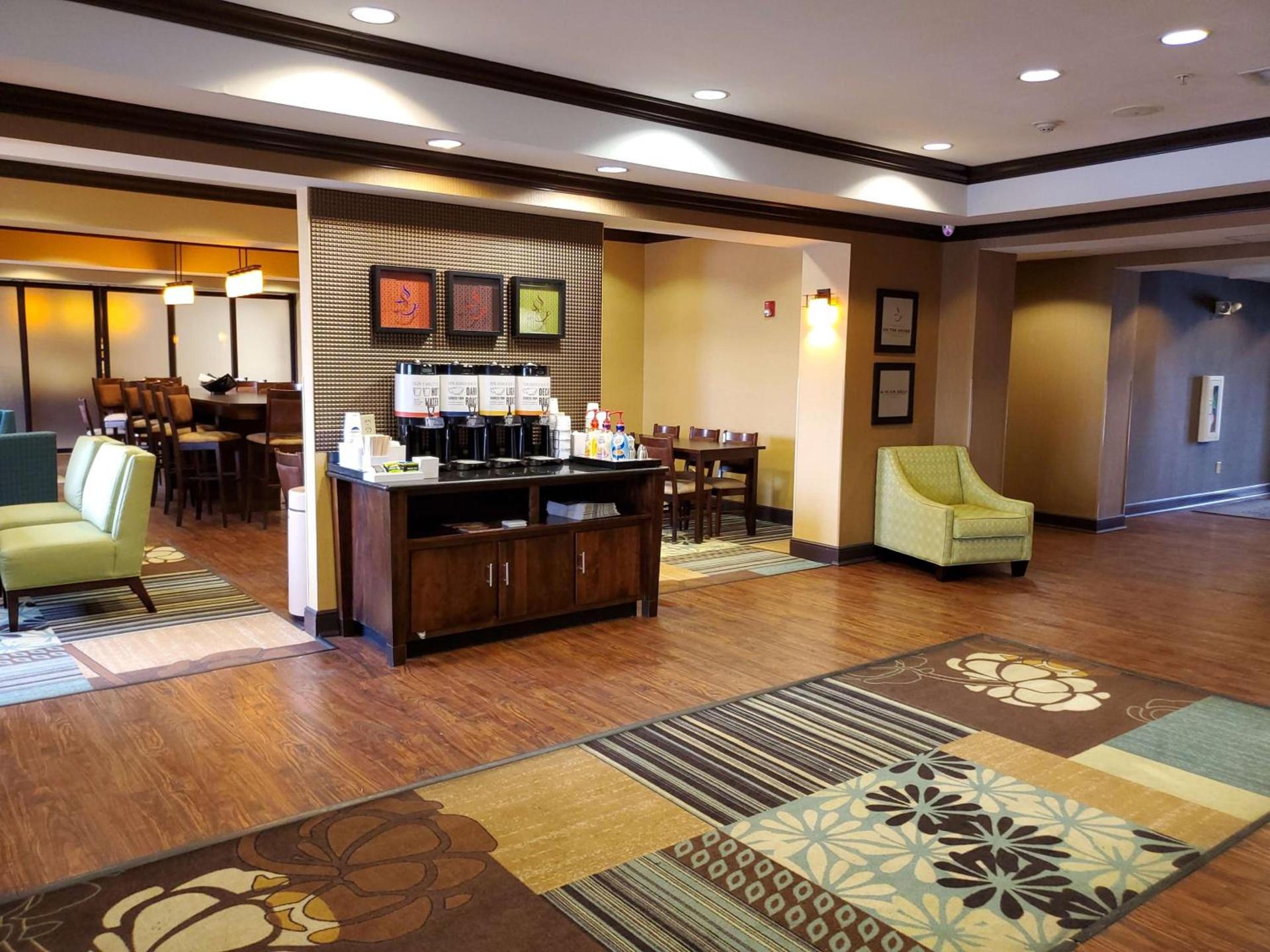 Hampton Inn Stow photo 3