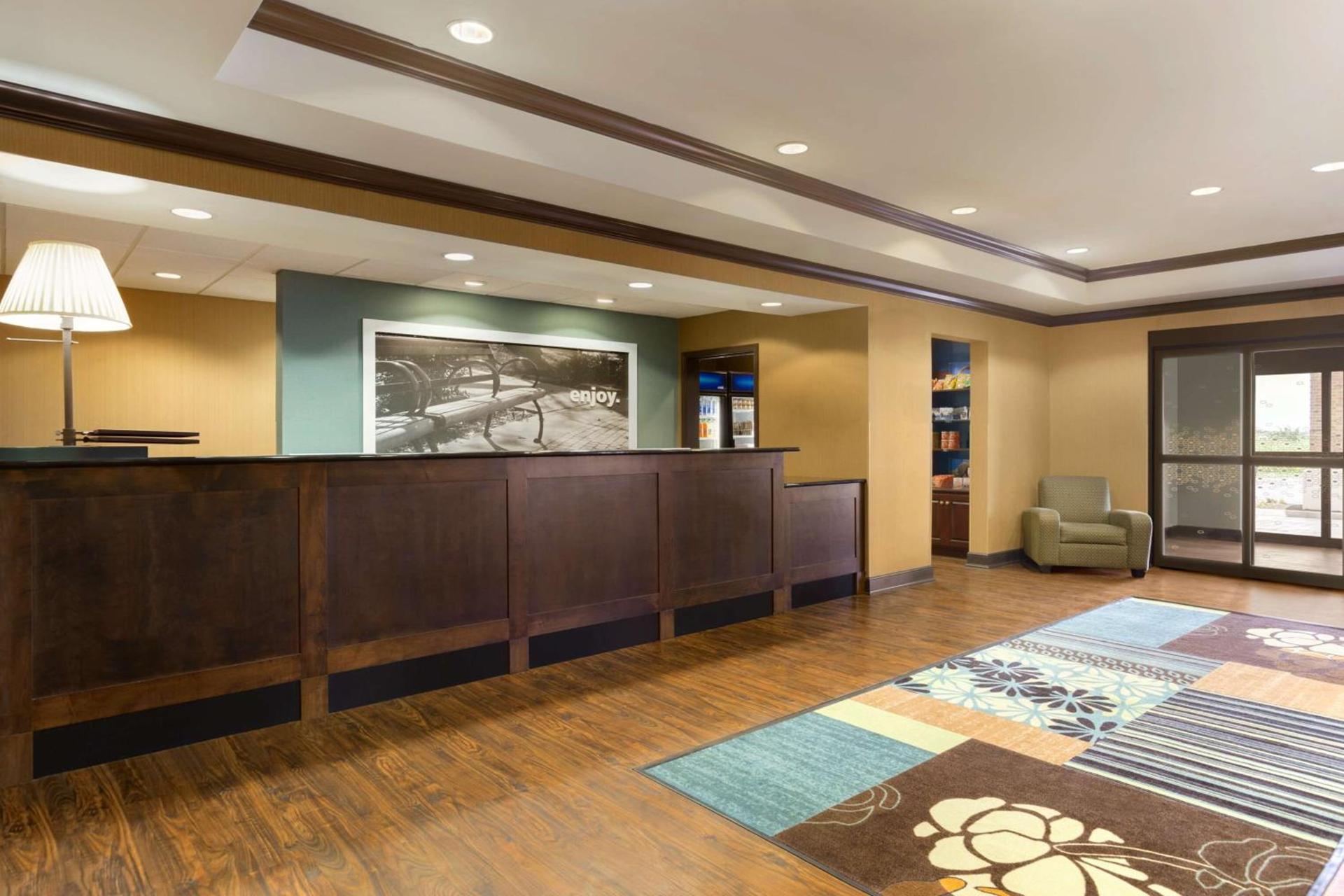 Hampton Inn Stow photo 9