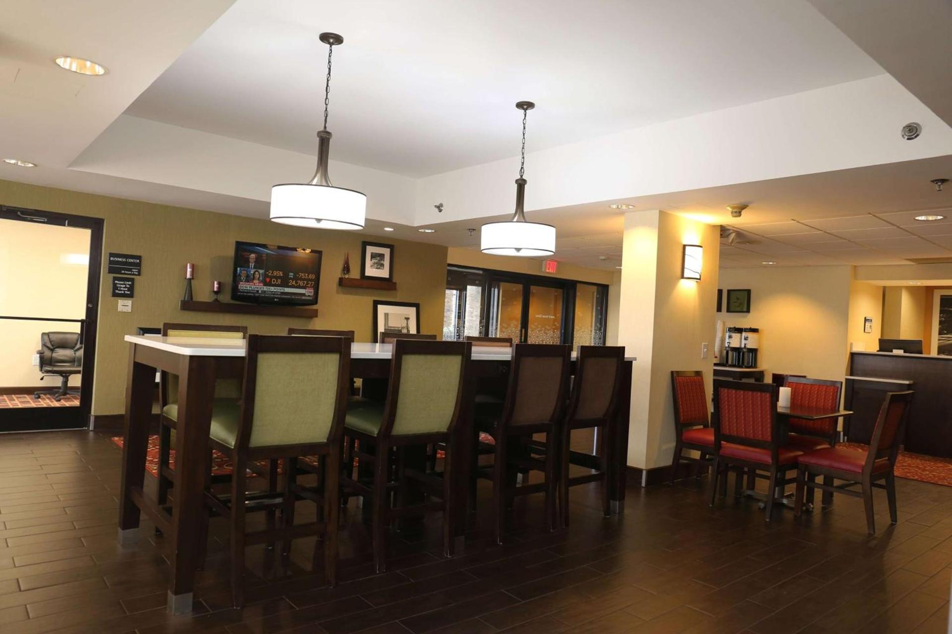 Hampton Inn Sumter photo 11