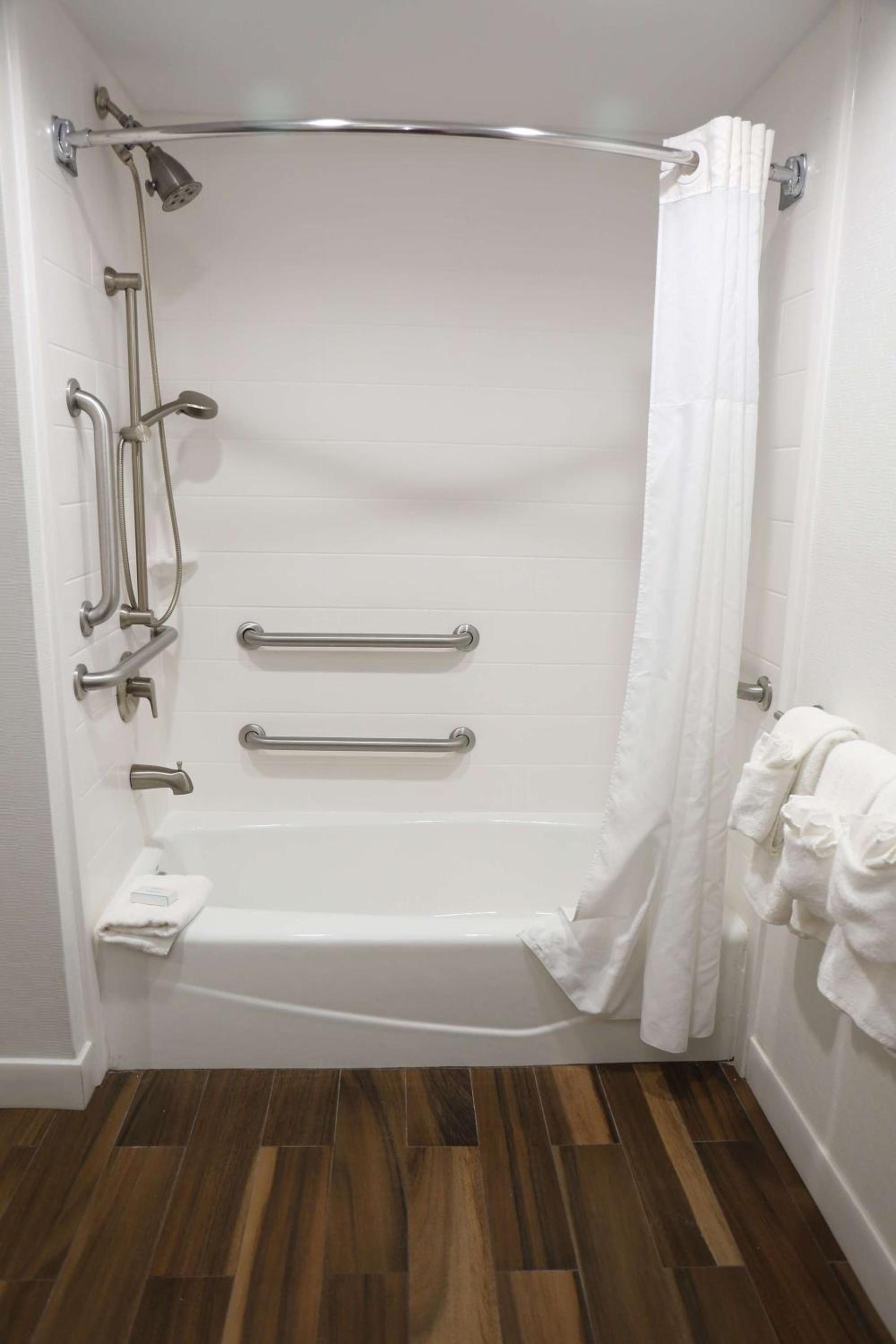 Hampton Inn Sumter photo 19