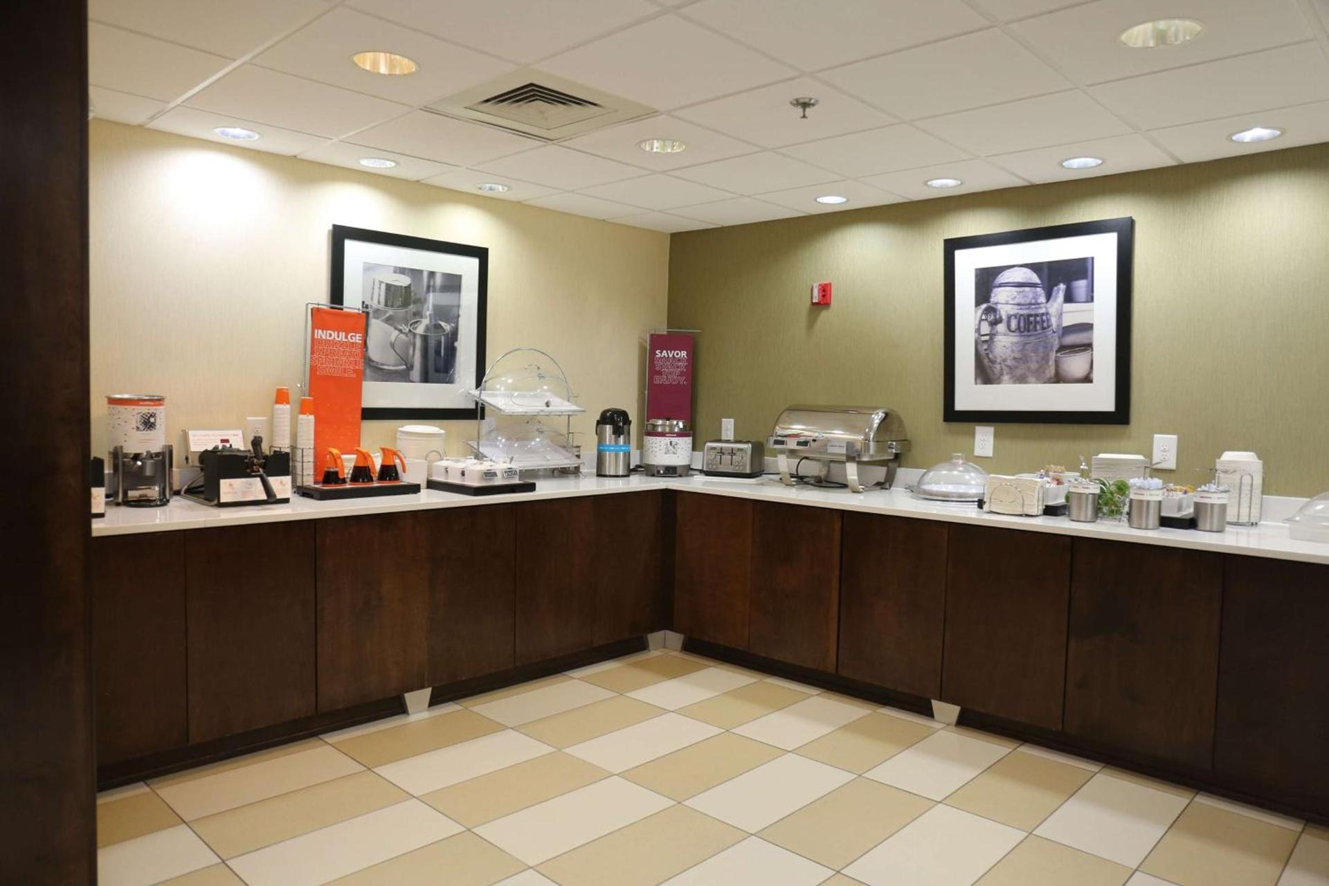 Hampton Inn Sumter photo 17