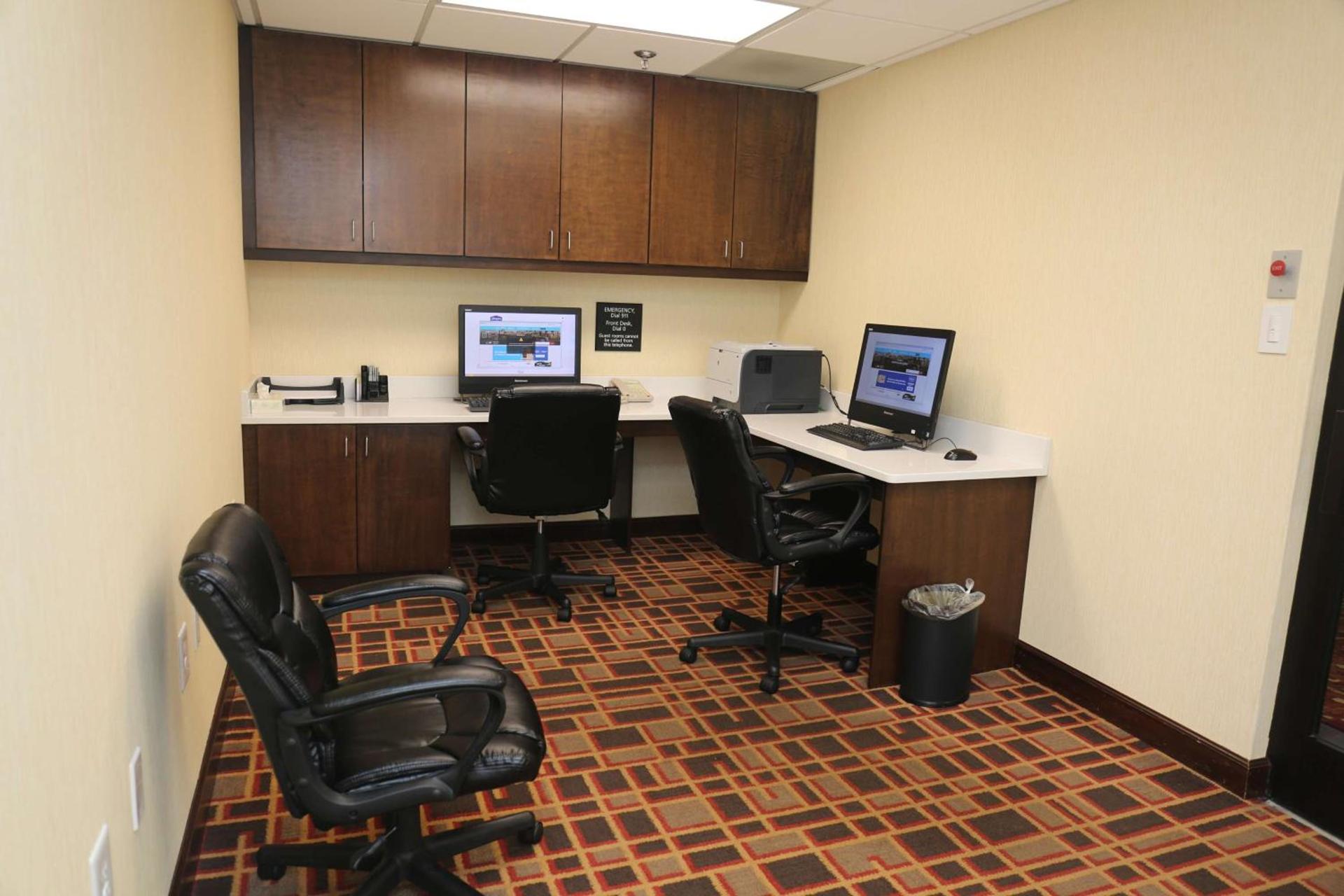 Hampton Inn Sumter photo 32