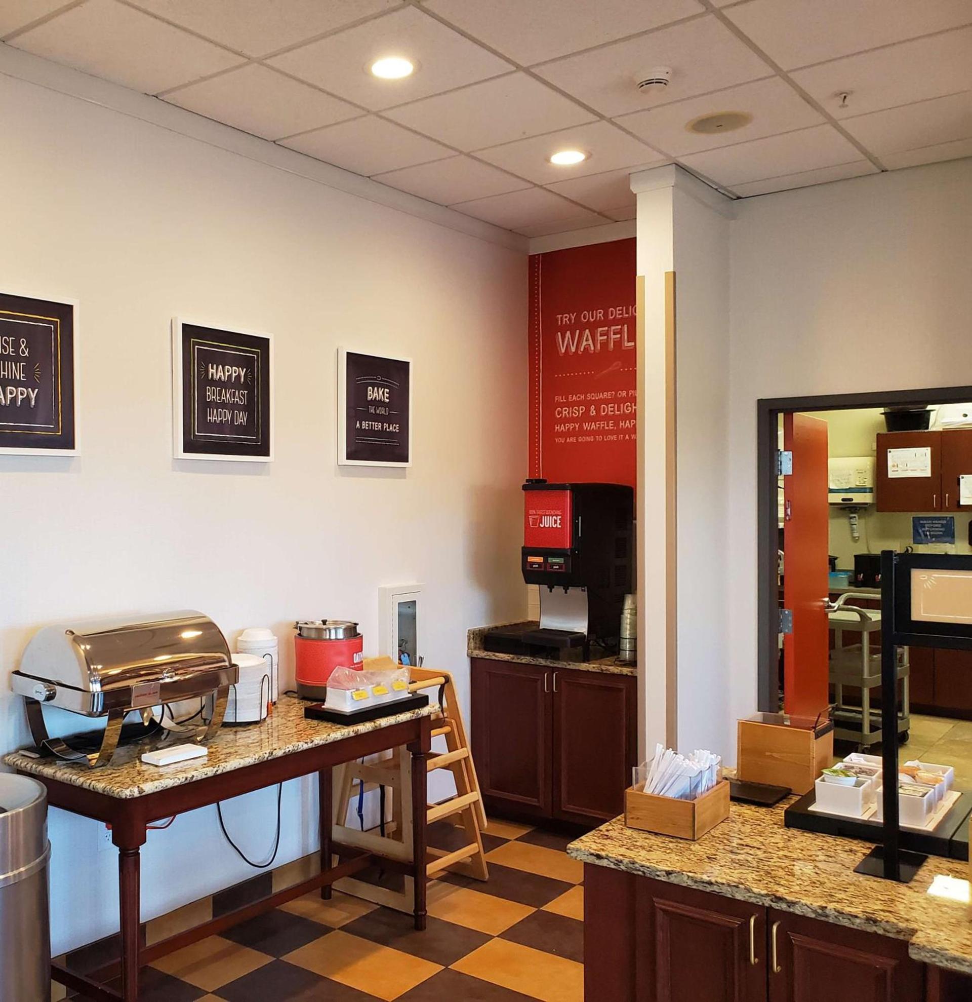 Hampton Inn Plover-Stevens Point photo 8