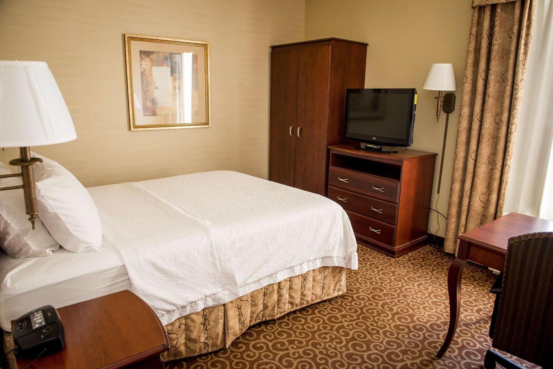 Hampton Inn Plover-Stevens Point photo 13